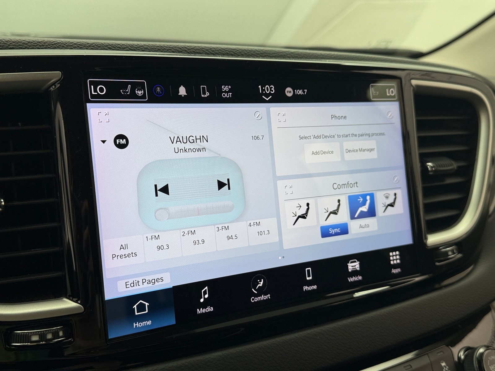 Thumbnail: 2023 Chrysler Pacifica - 3