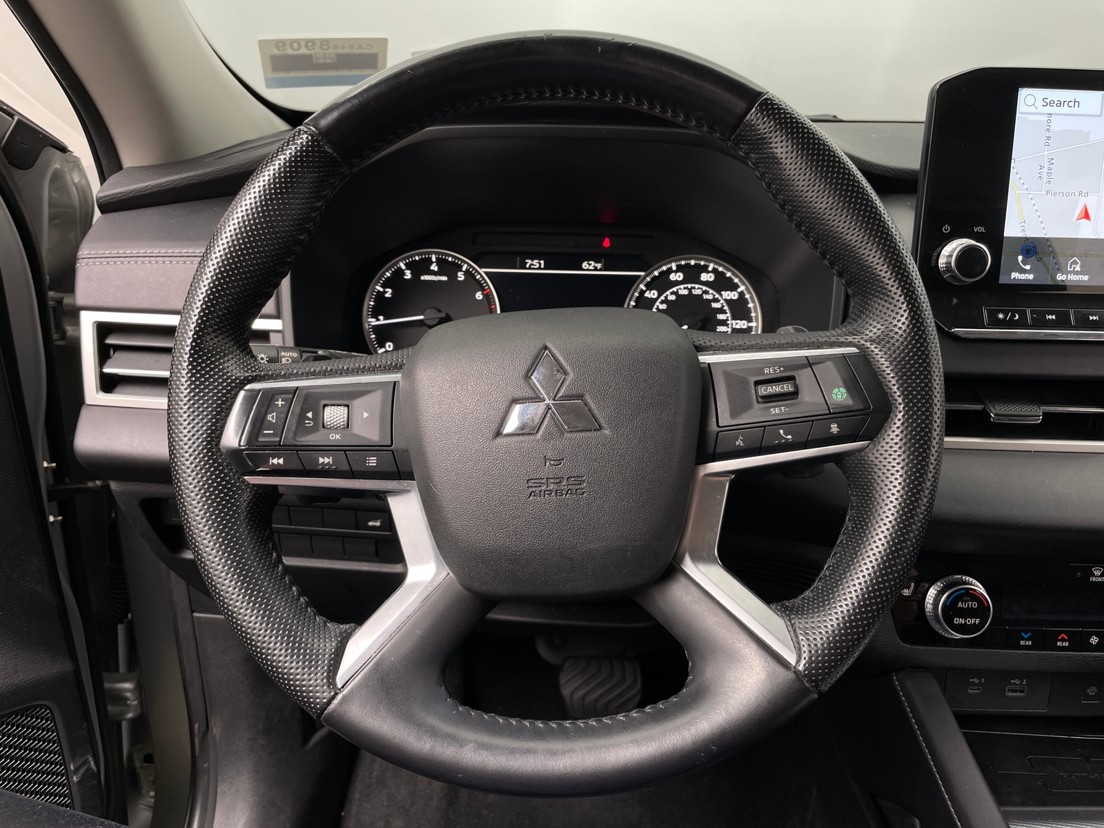 Thumbnail: 2022 Mitsubishi Outlander - 4