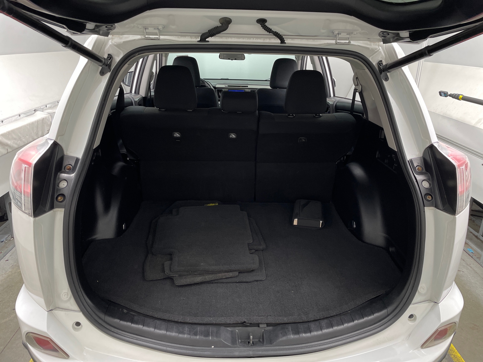 Thumbnail: 2016 Toyota RAV4 - 7