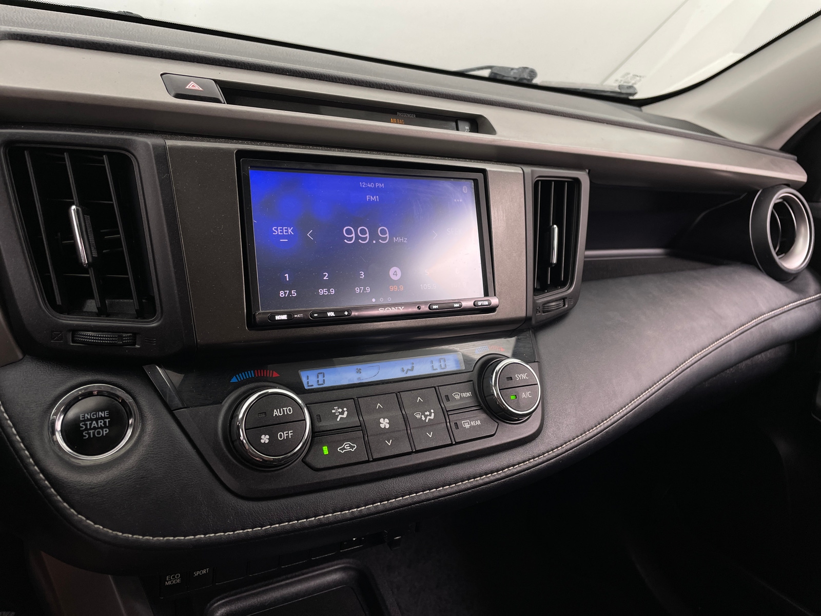 Thumbnail: 2016 Toyota RAV4 - 4
