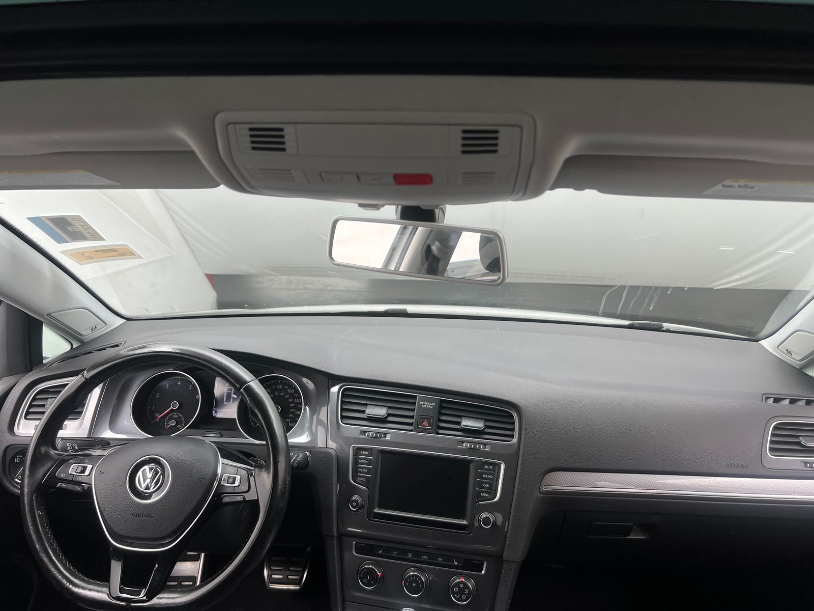 Thumbnail: 2017 Volkswagen Golf - 2