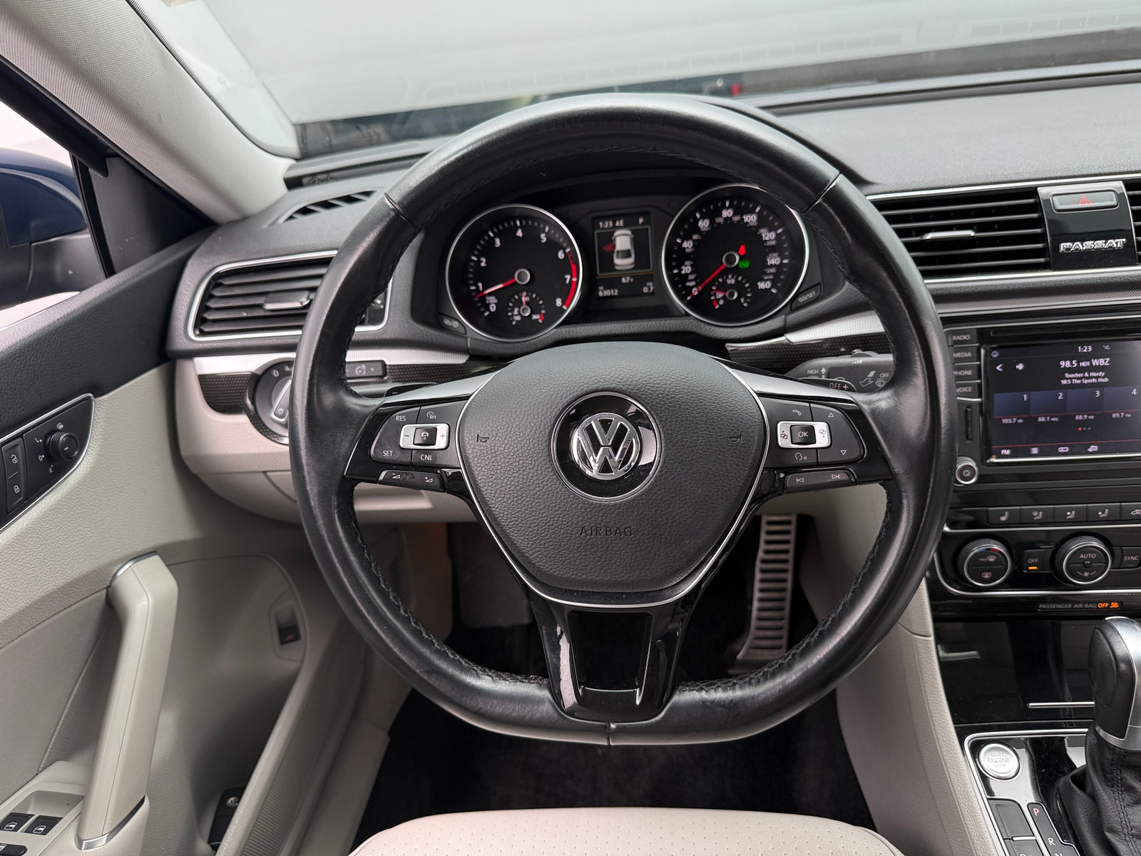 Thumbnail: 2019 Volkswagen Passat - 4