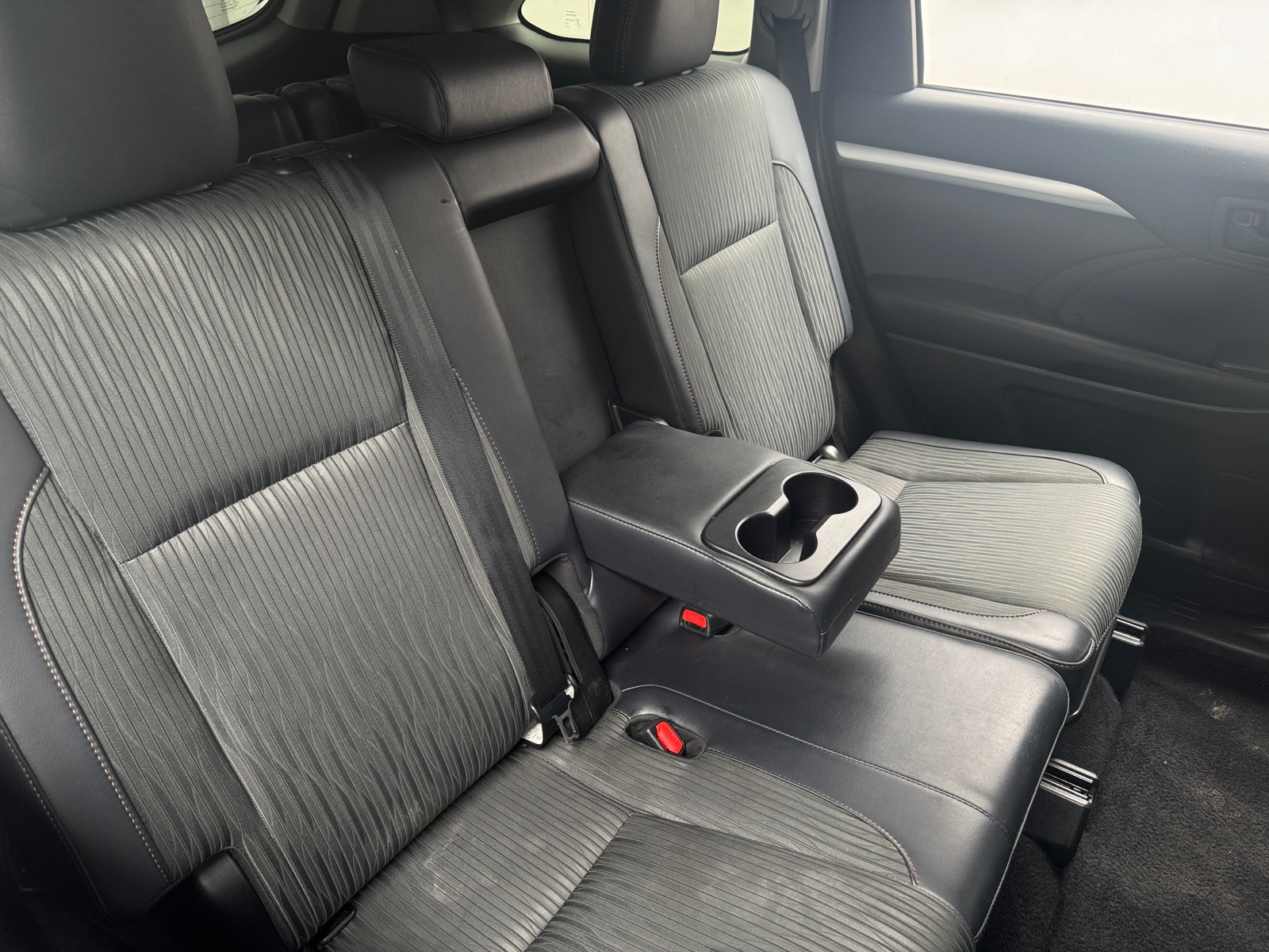Thumbnail: 2019 Toyota Highlander - 6