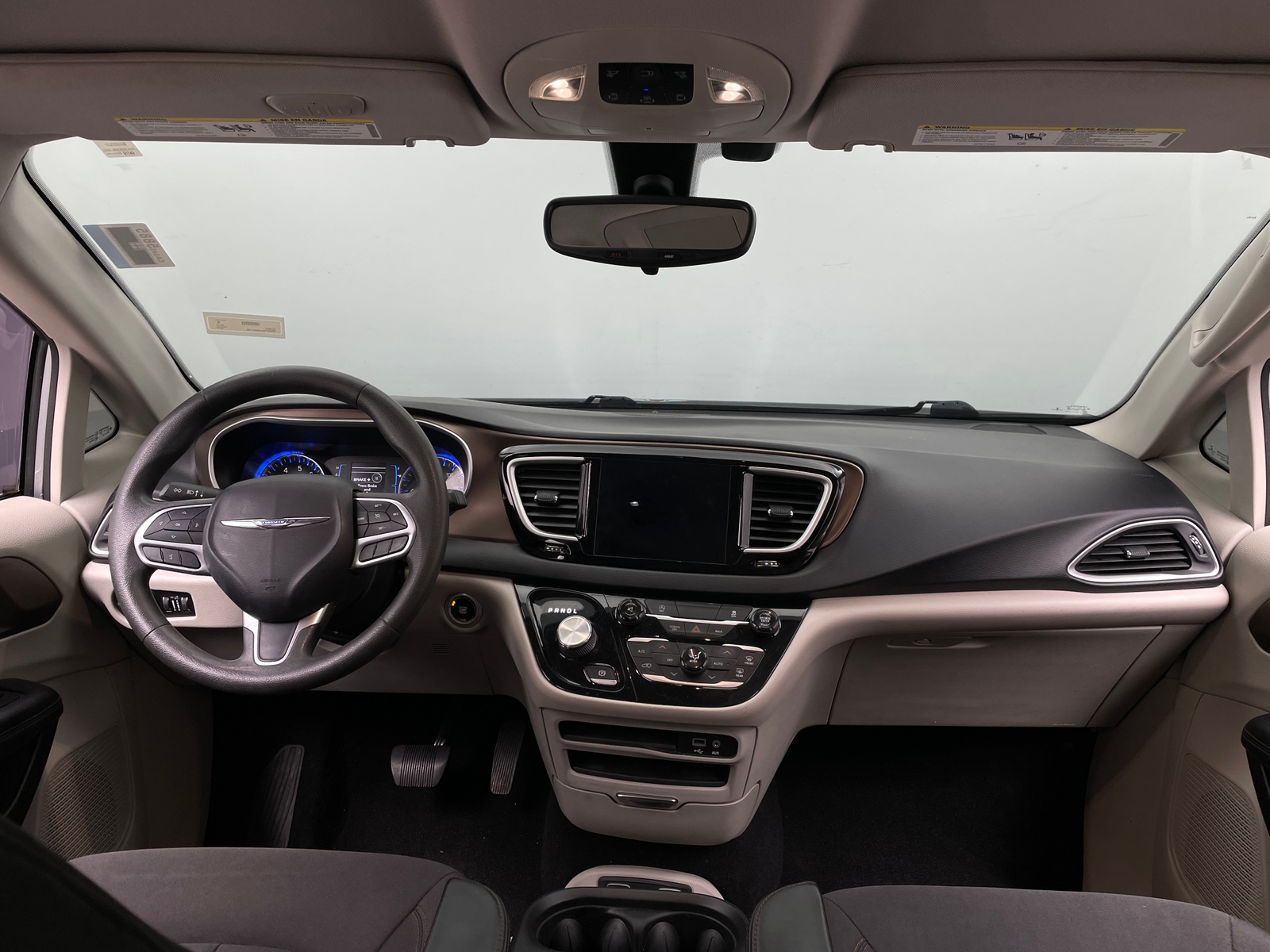 Thumbnail: 2017 Chrysler Pacifica - 3