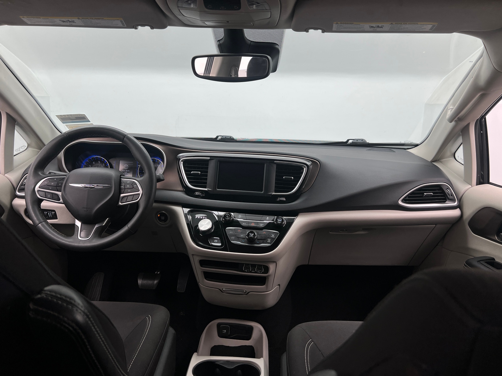 Thumbnail: 2023 Chrysler Voyager - 3