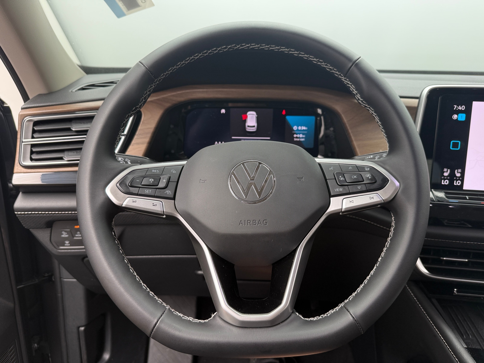 Thumbnail: 2025 Volkswagen Atlas - 4