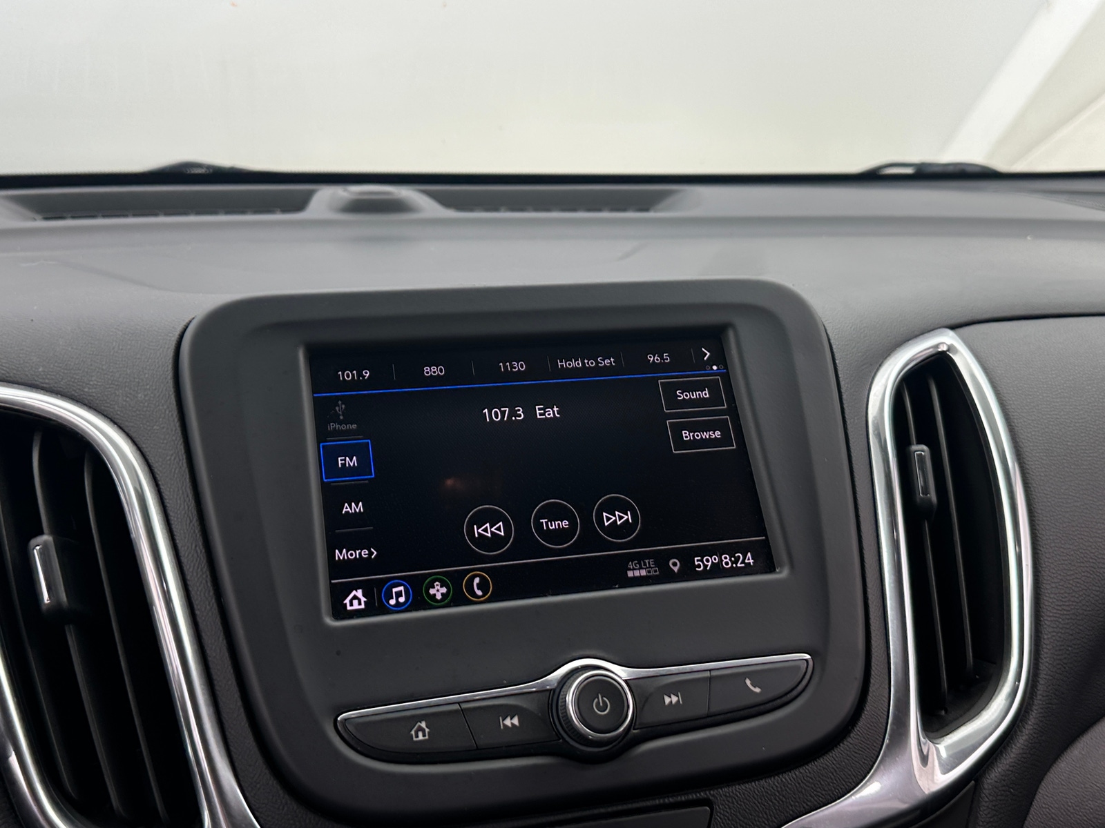 Thumbnail: 2020 Chevrolet Equinox - 4
