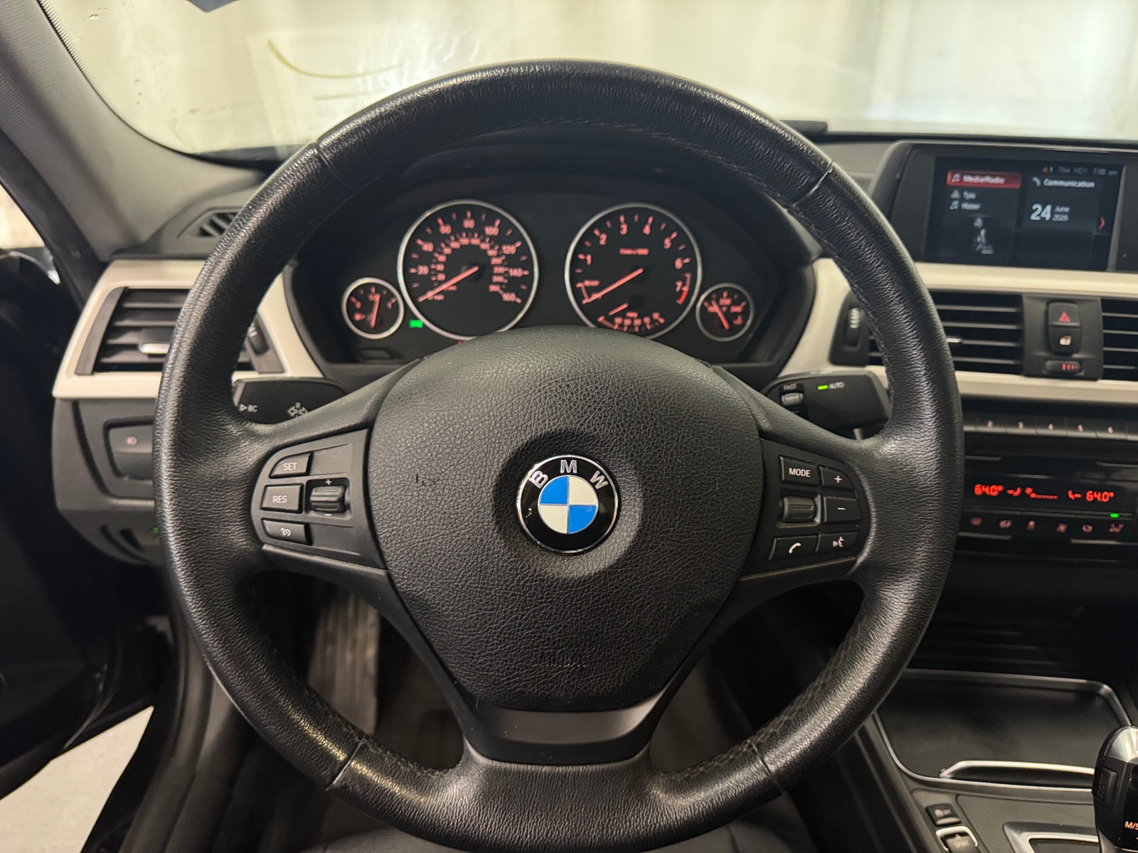 Thumbnail: 2018 BMW 3 Series - 4