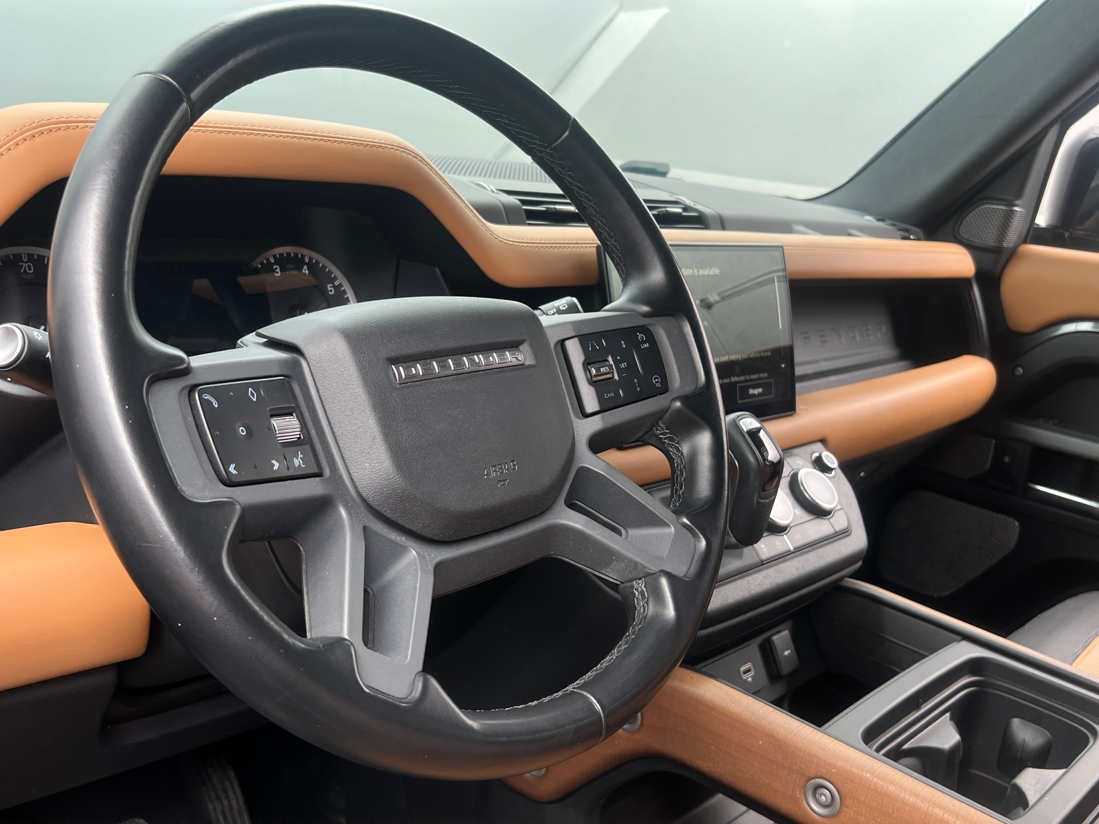 Thumbnail: 2023 Land Rover Defender - 4