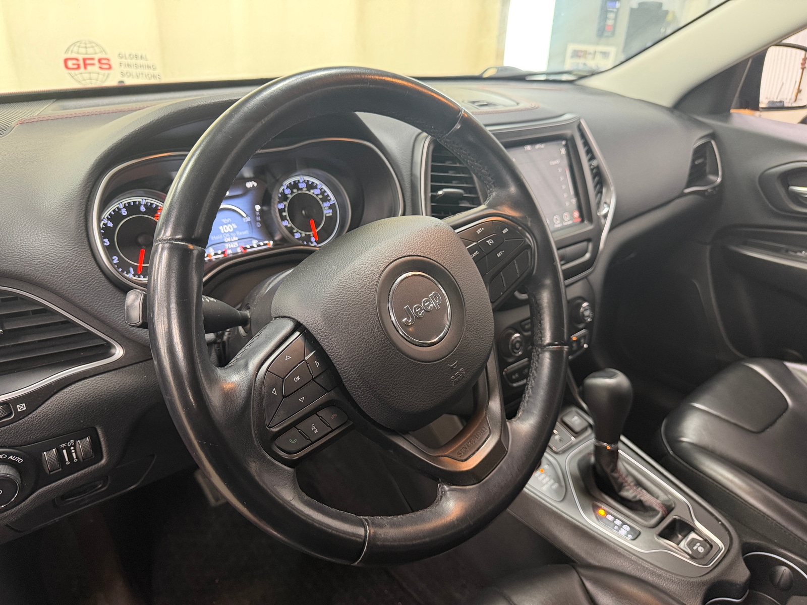 Thumbnail: 2019 Jeep Cherokee - 5