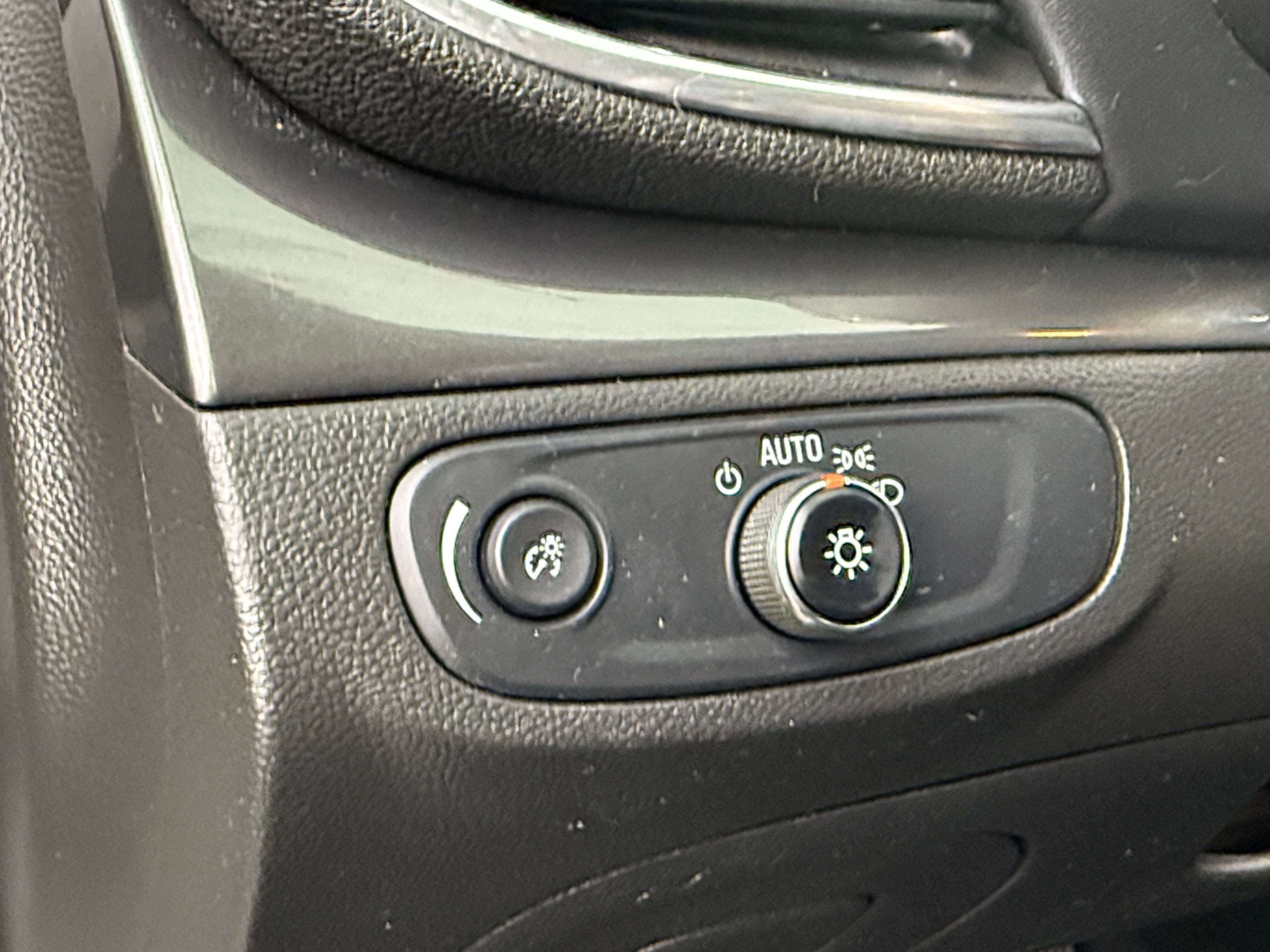 Used 2018 Buick Encore Preferred with VIN KL4CJESB6JB555699 for sale in Pewaukee, WI