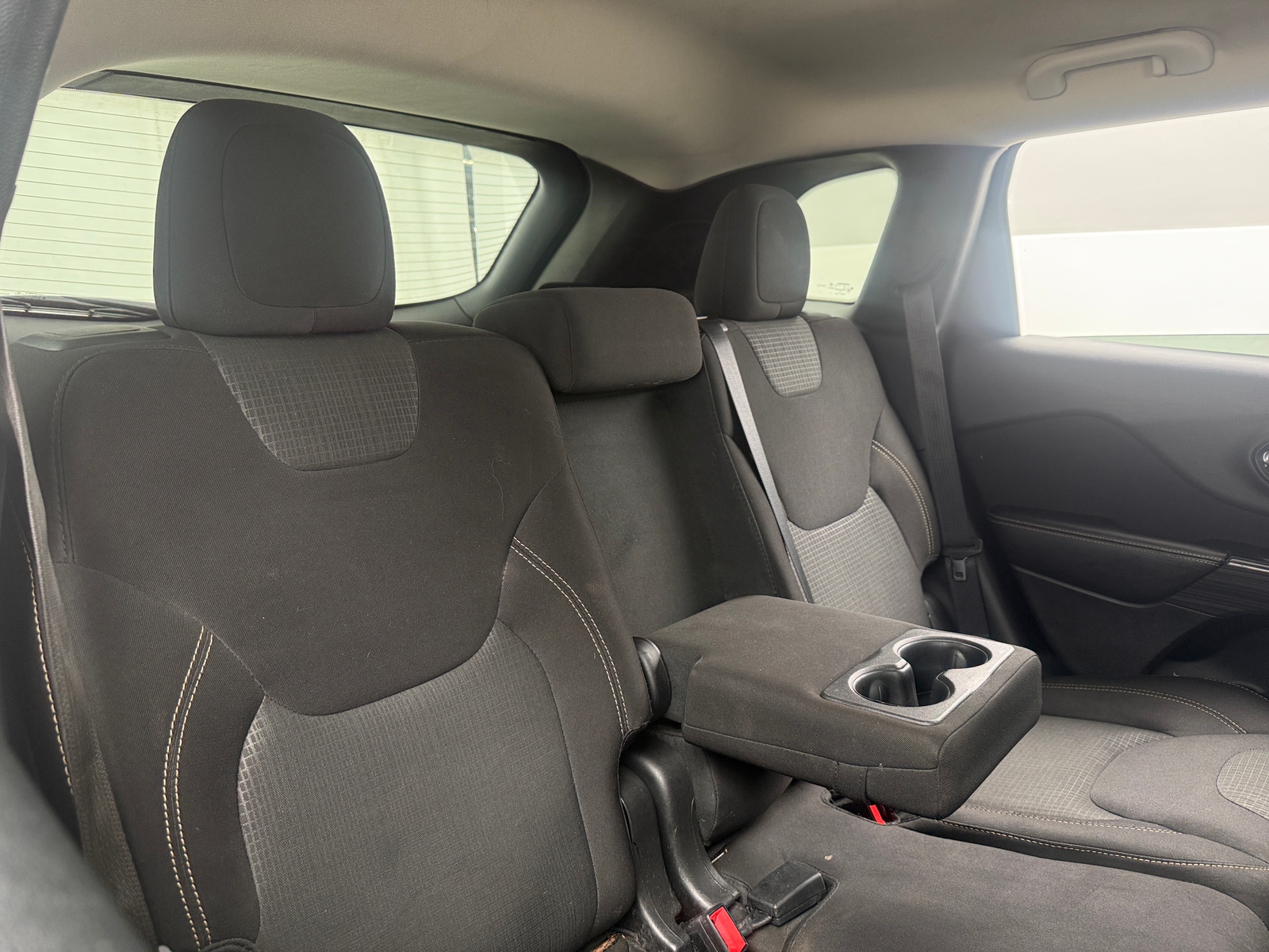 Thumbnail: 2016 Jeep Cherokee - 6