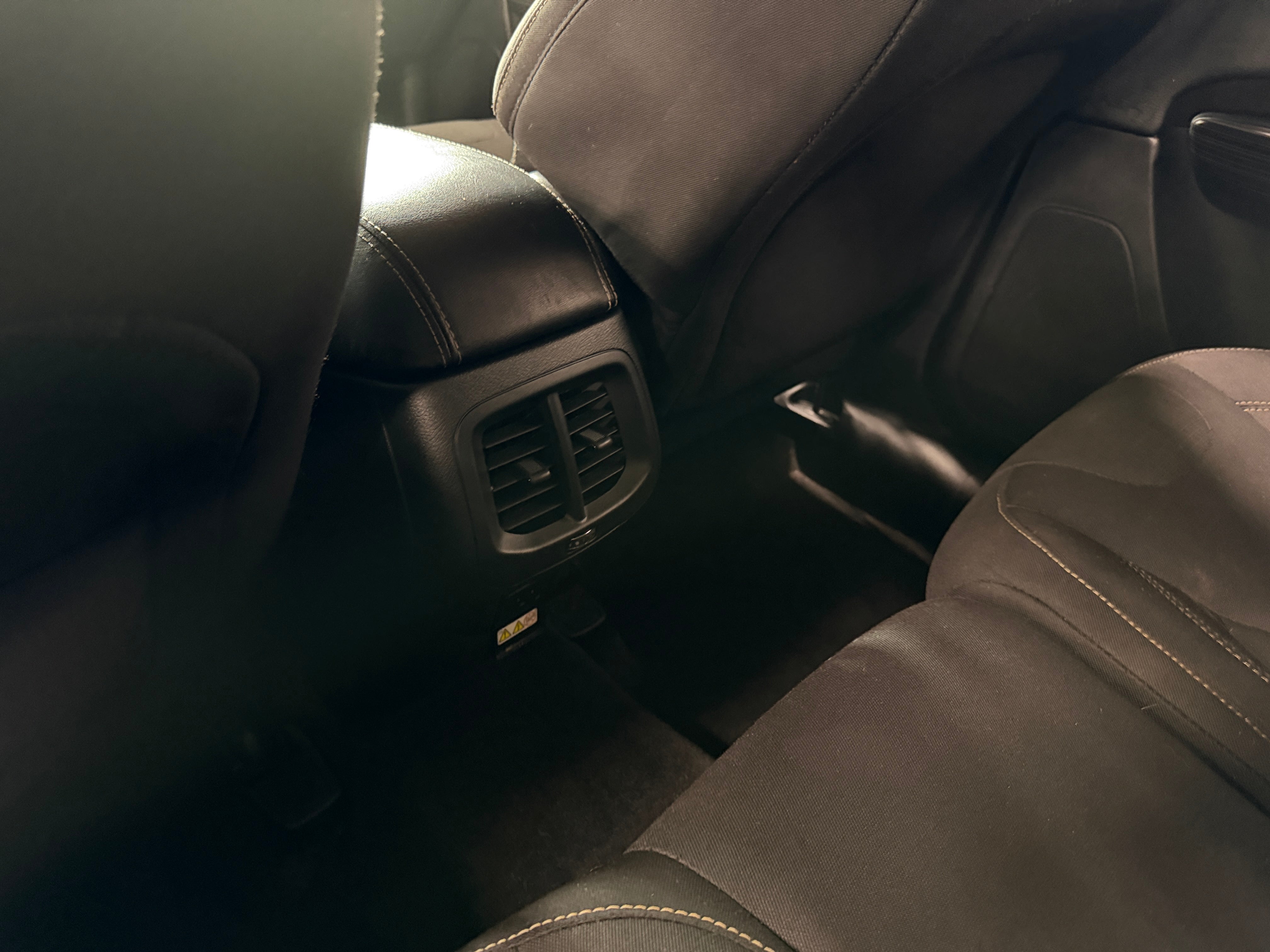 2016 Jeep Cherokee Altitude - Photo 9