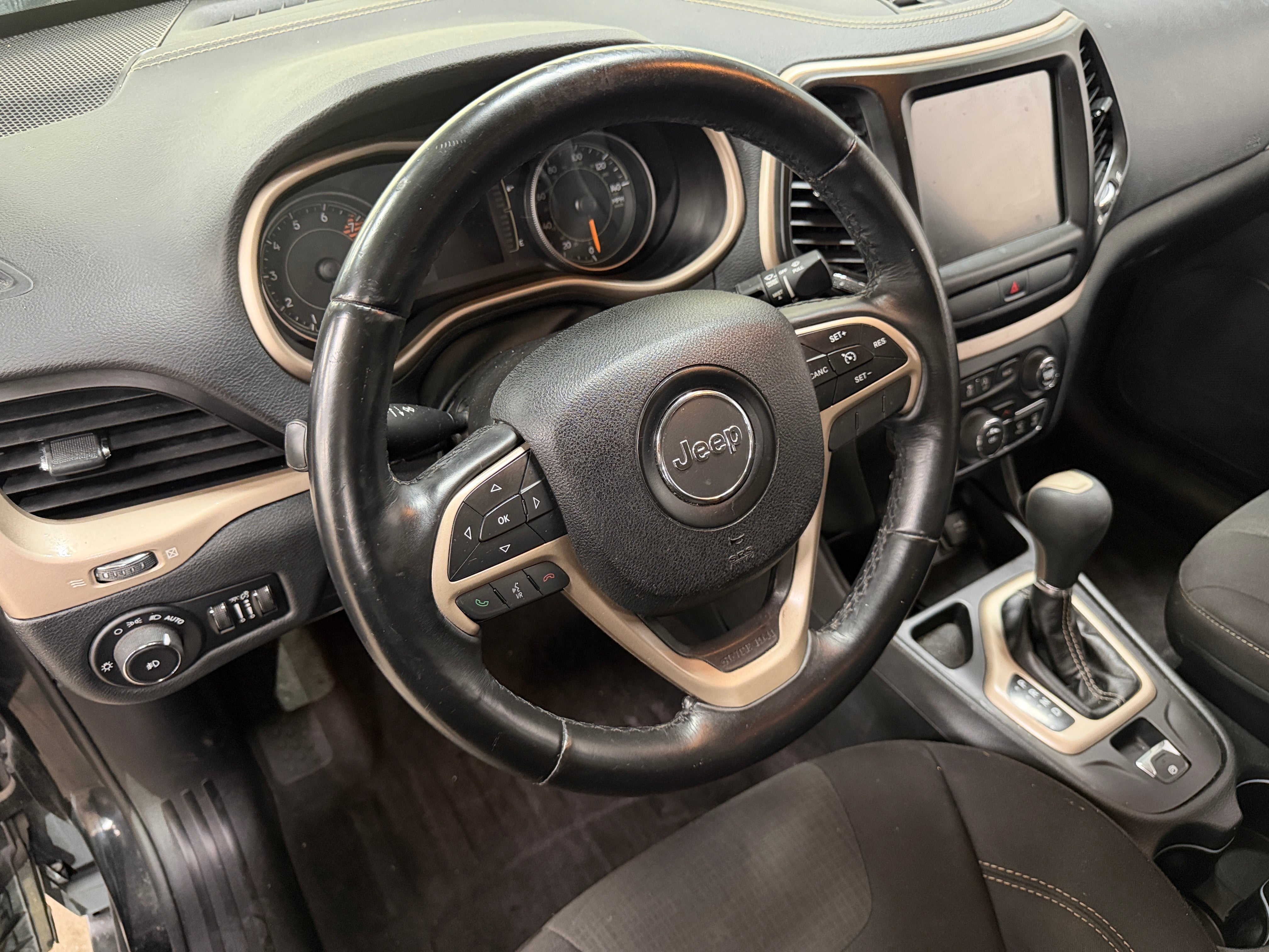 2016 Jeep Cherokee Altitude - Photo 6