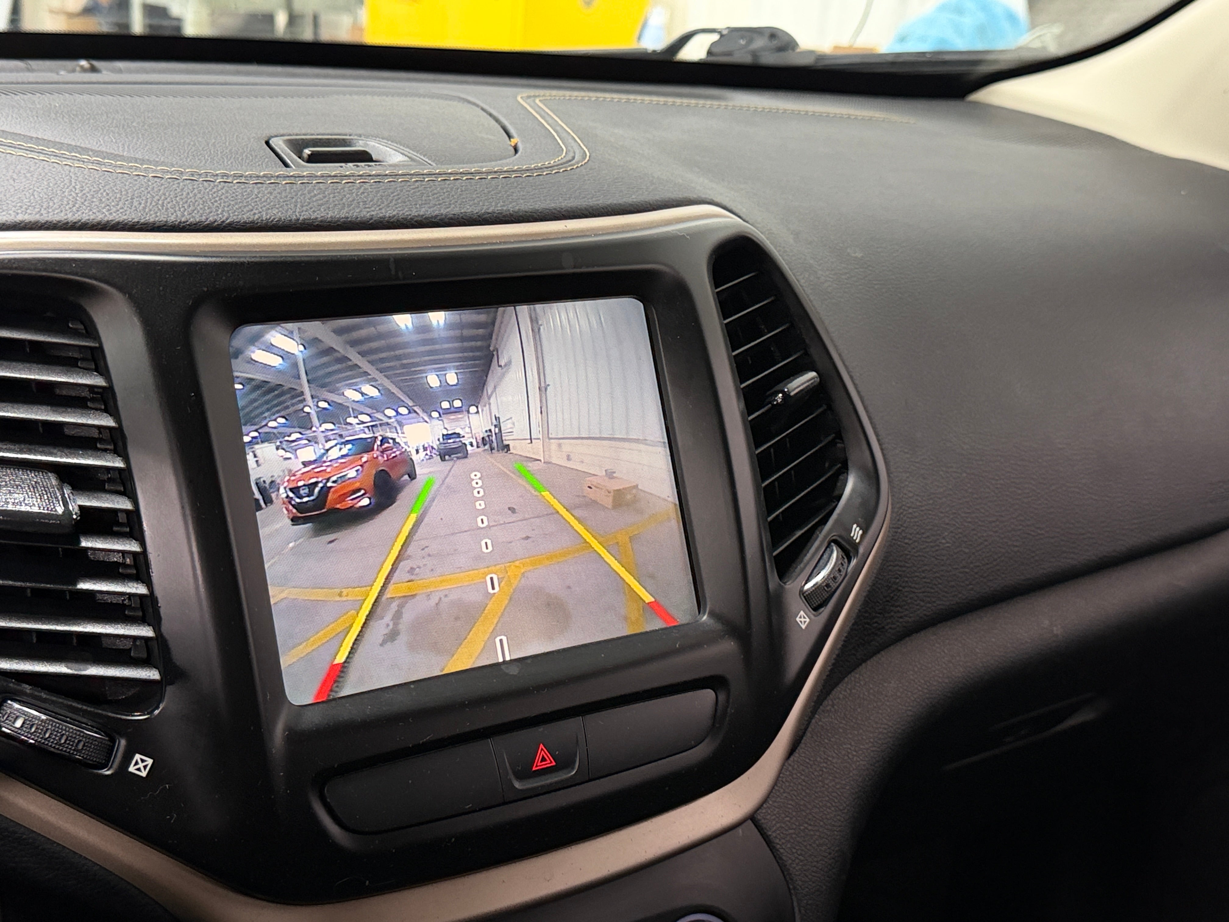 2016 Jeep Cherokee Altitude - Photo 16