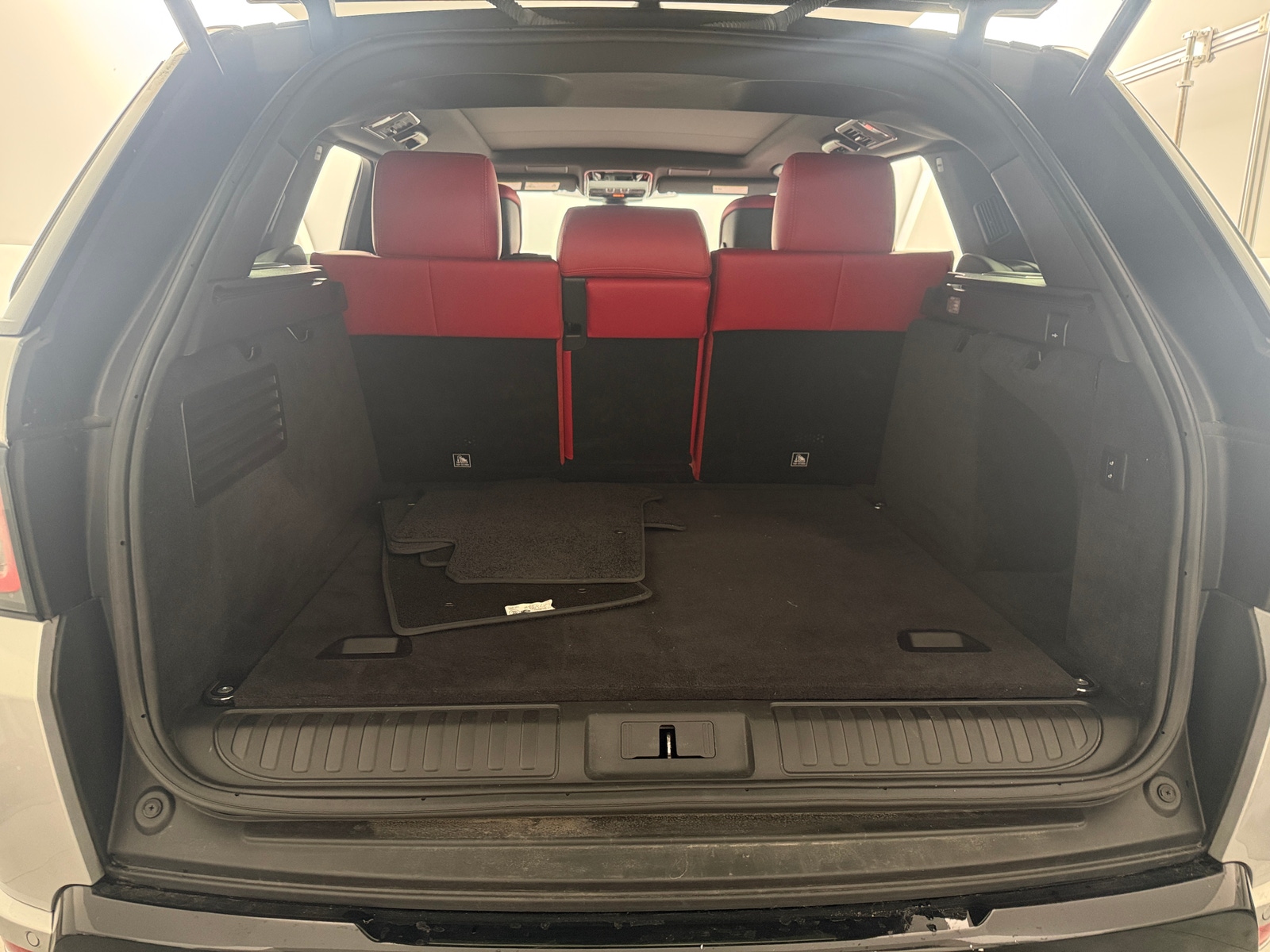 Thumbnail: 2020 Land Rover Range Rover Sport - 6