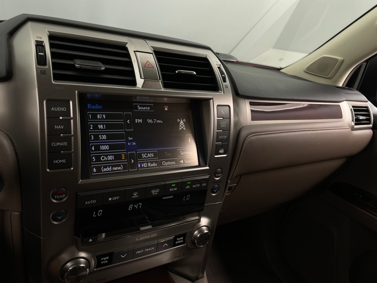Thumbnail: 2019 Lexus GX - 3