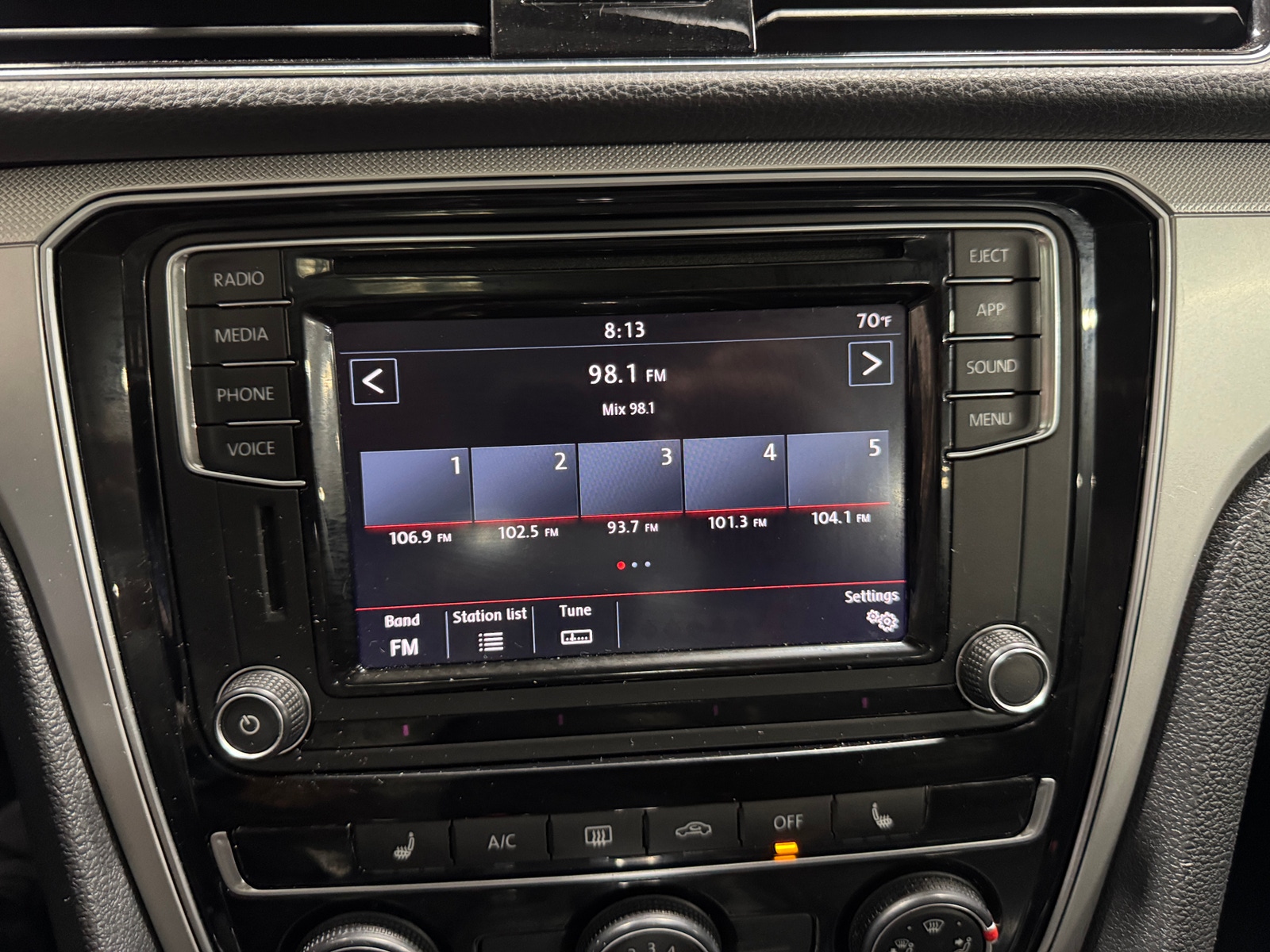 Thumbnail: 2019 Volkswagen Passat - 3