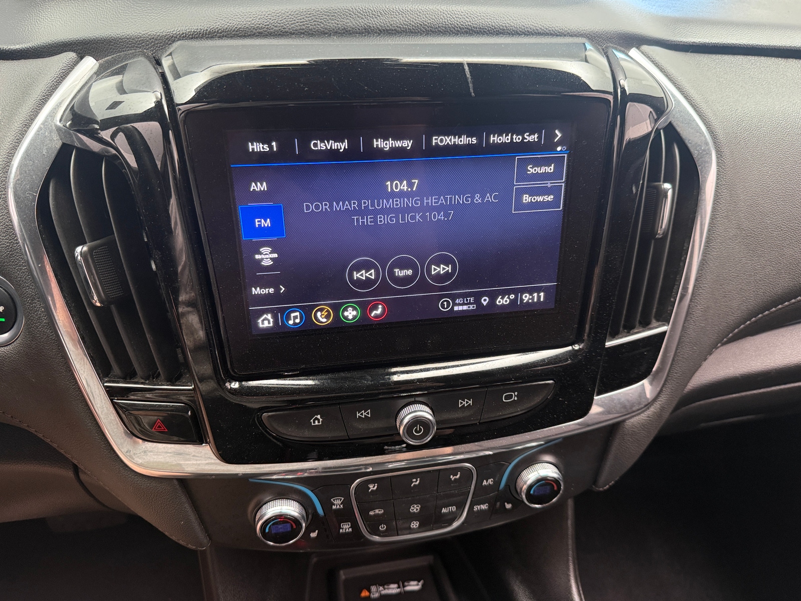 Thumbnail: 2023 Chevrolet Traverse - 4