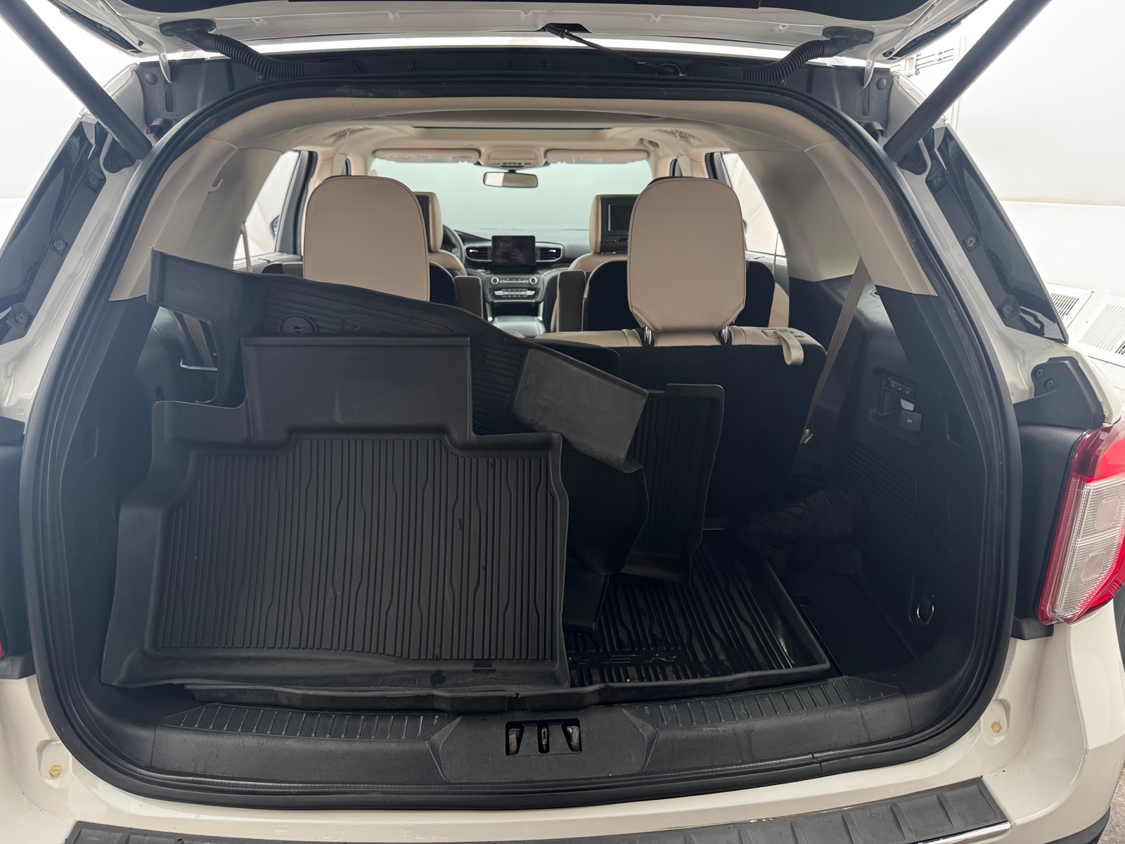 Thumbnail: 2020 Ford Explorer - 6