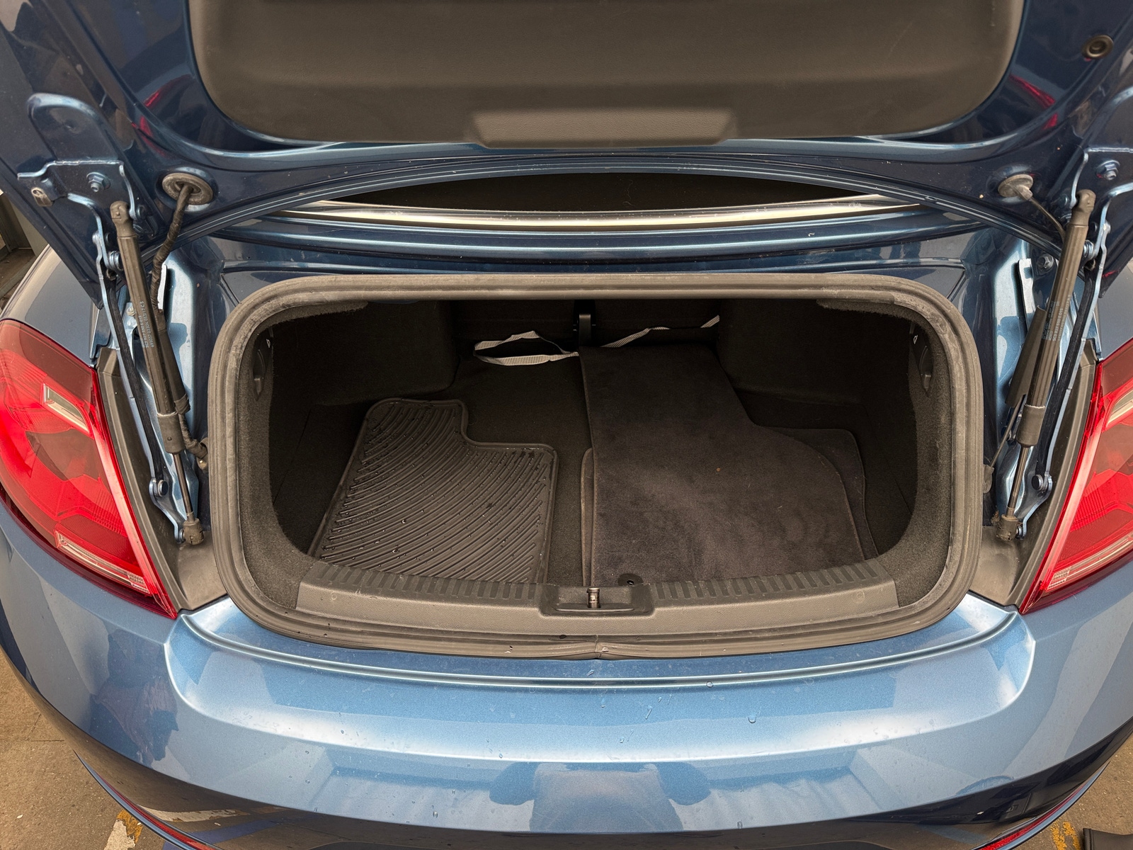 Thumbnail: 2017 Volkswagen Beetle - 7
