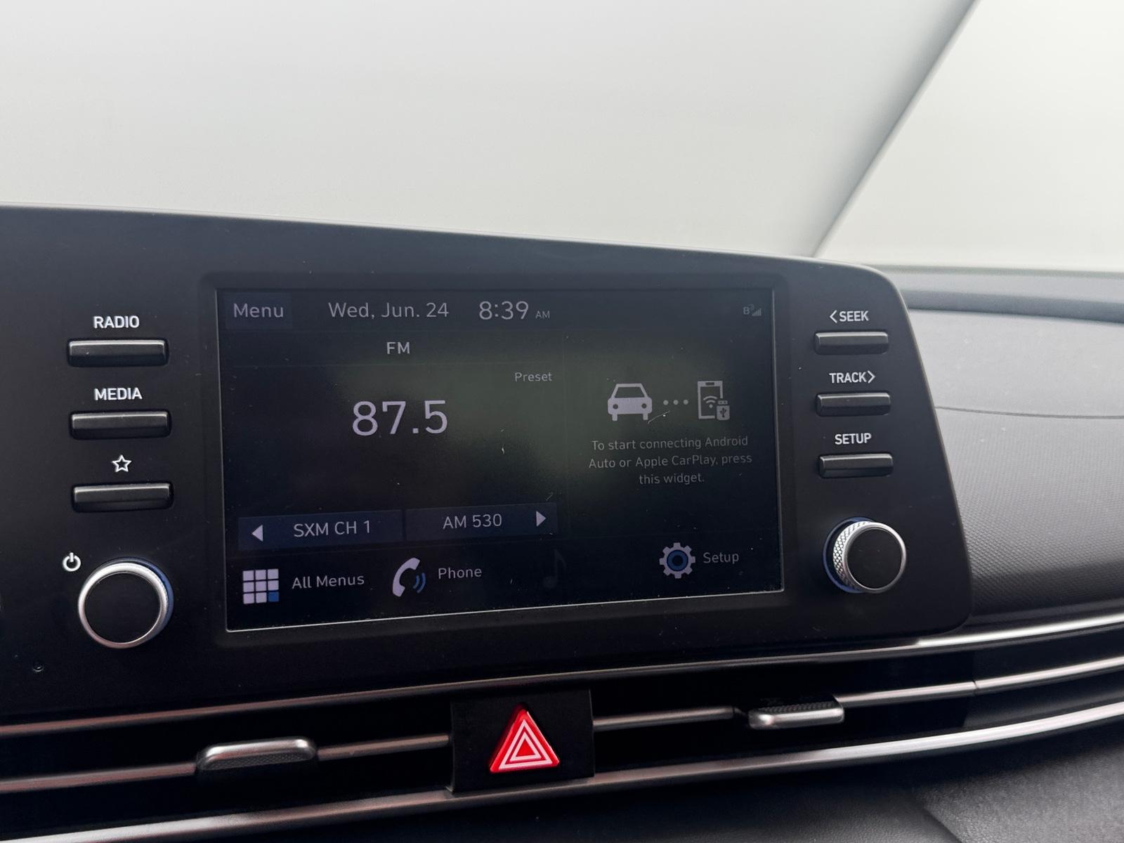Thumbnail: 2023 Hyundai Elantra - 4