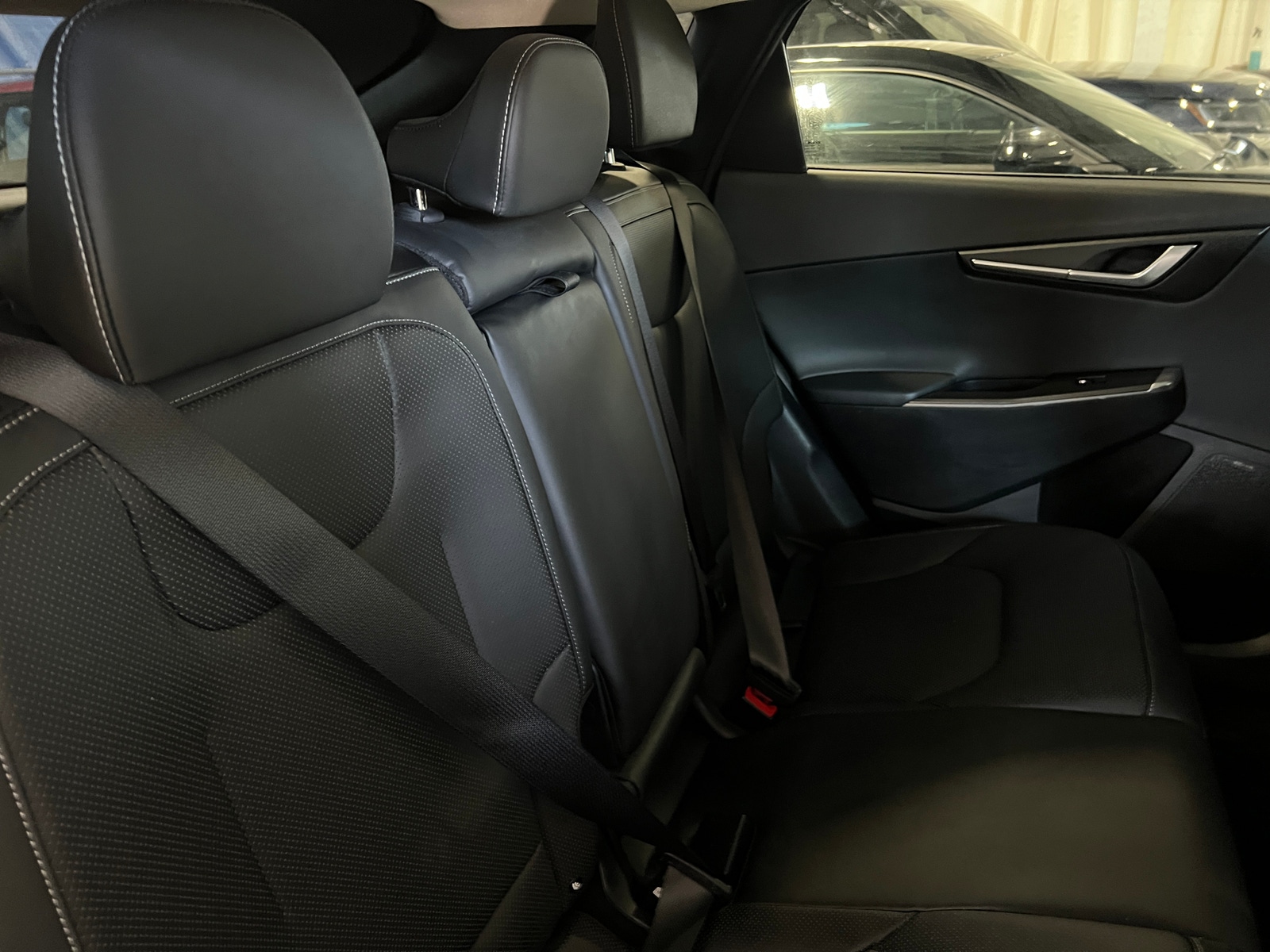 Thumbnail: 2022 Kia EV6 - 5