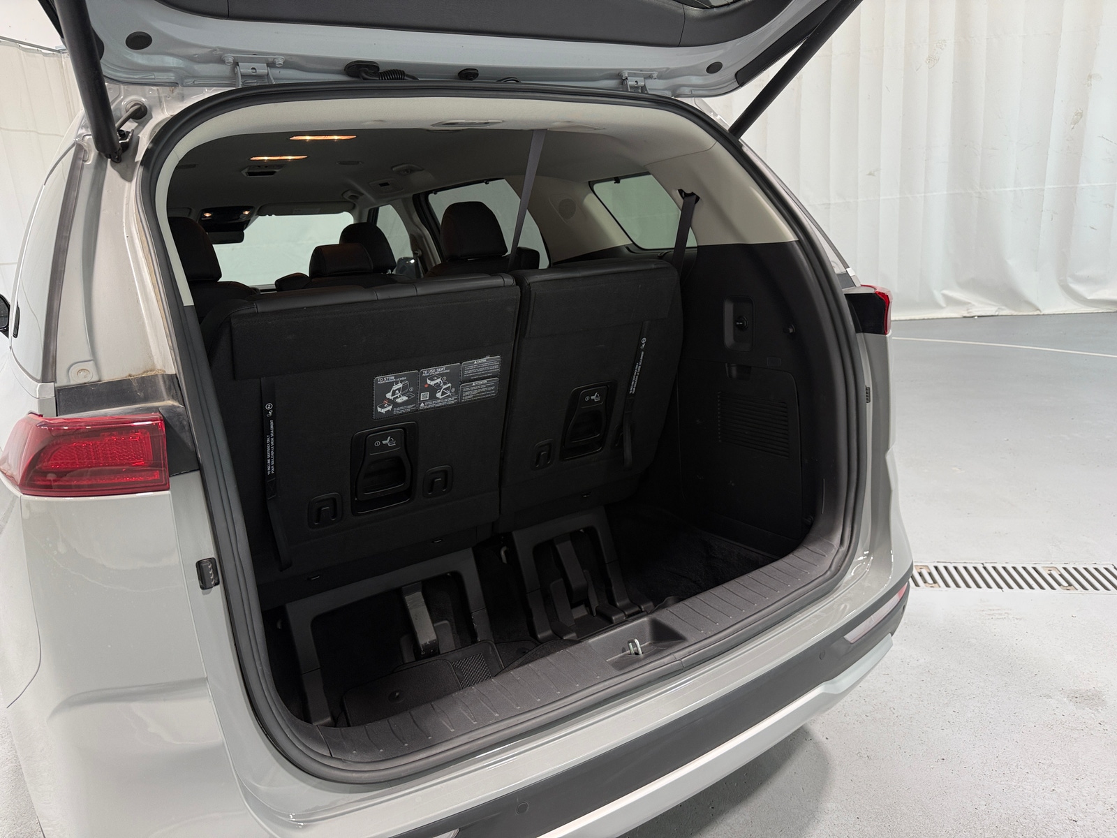 Thumbnail: 2024 Kia Carnival - 6