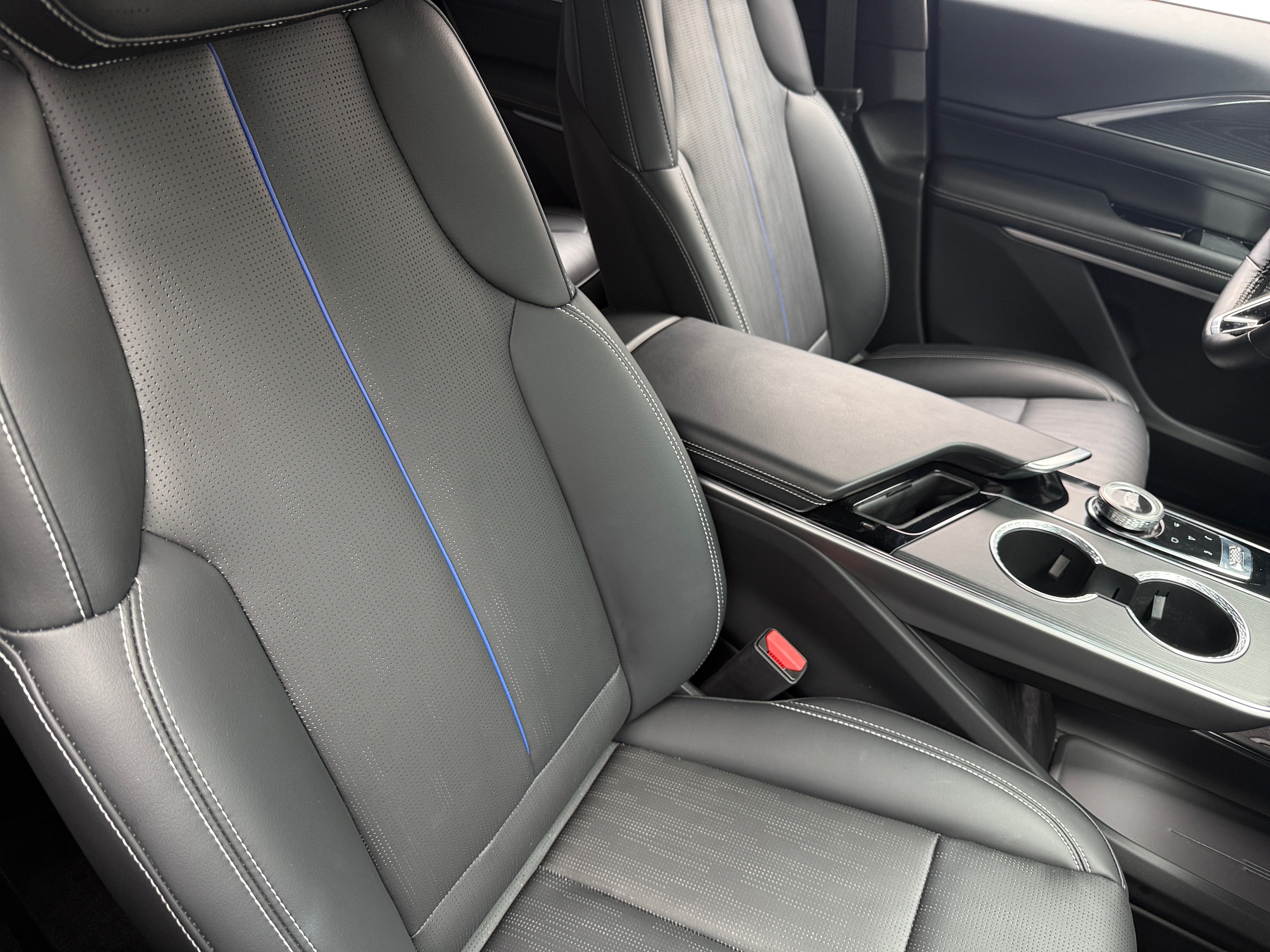 Used 2024 Cadillac LYRIQ Luxury 2 with VIN 1GYKPRRL0RZ114069 for sale in Auburn, WA