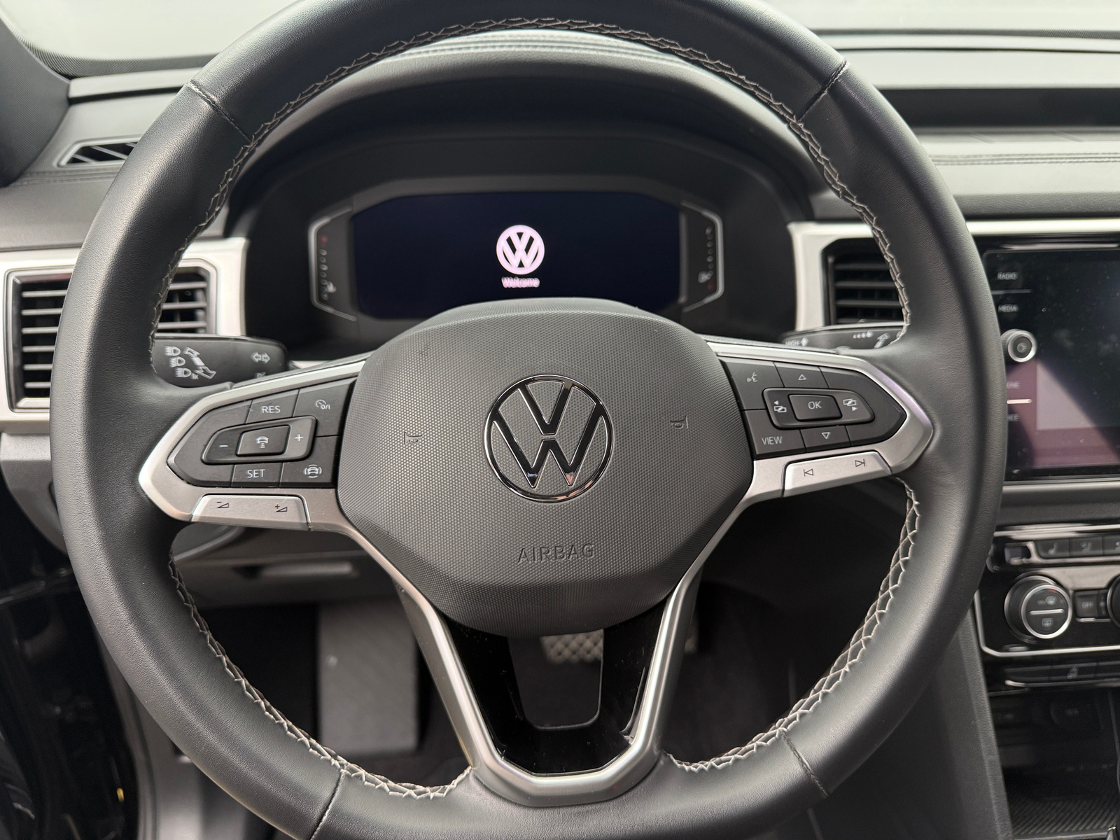 Thumbnail: 2022 Volkswagen Atlas - 4