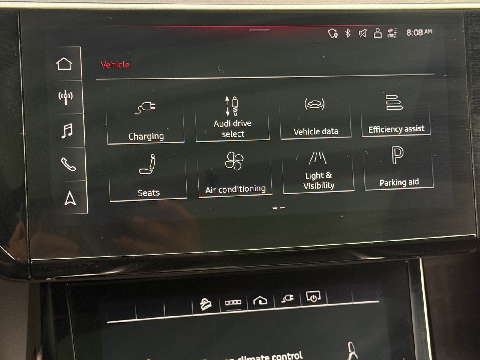 Thumbnail: 2024 Audi Q8 e-tron - 3