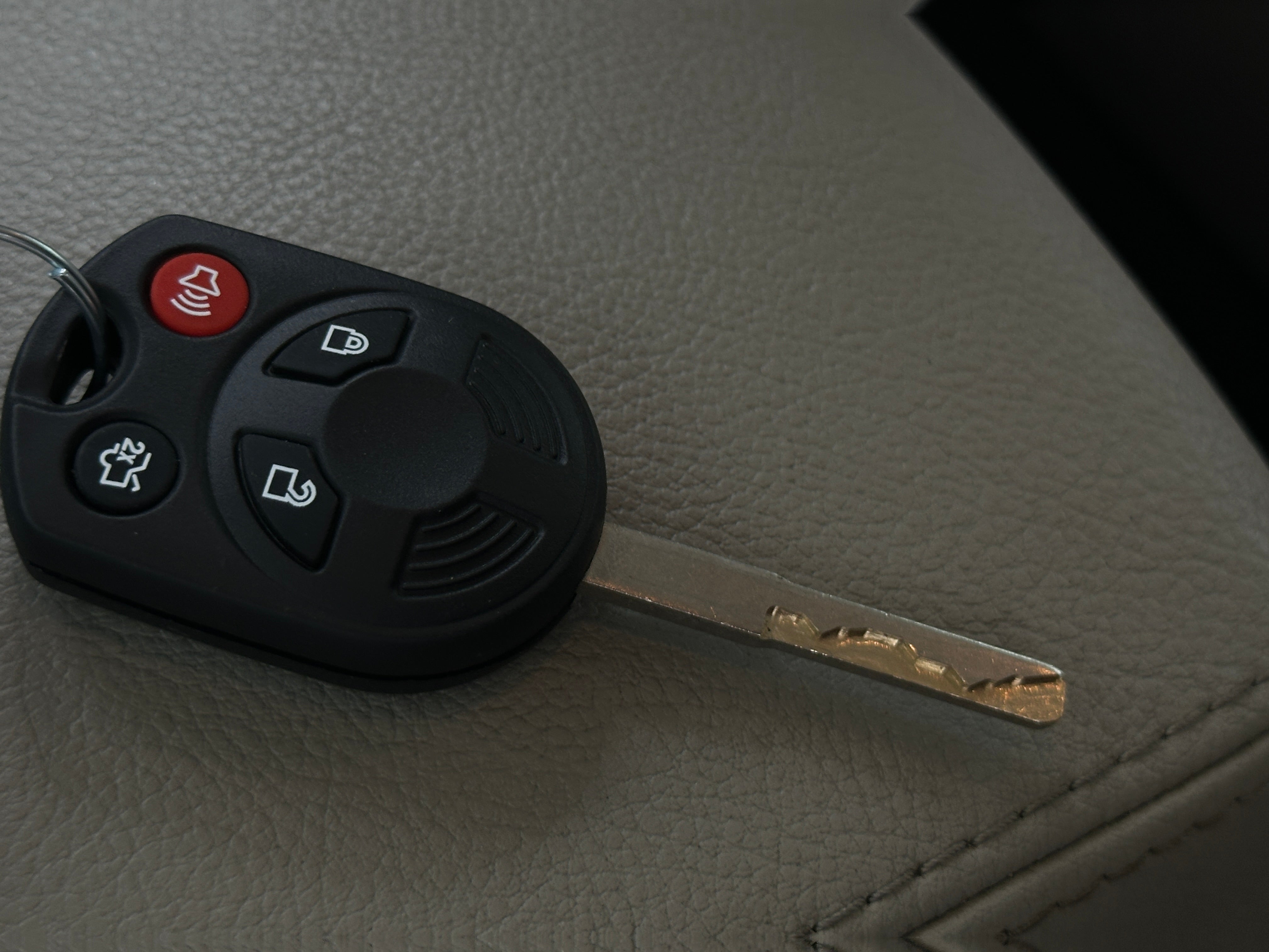 Used 2018 Ford Focus SE with VIN 1FADP3F2XJL265943 for sale in Pewaukee, WI