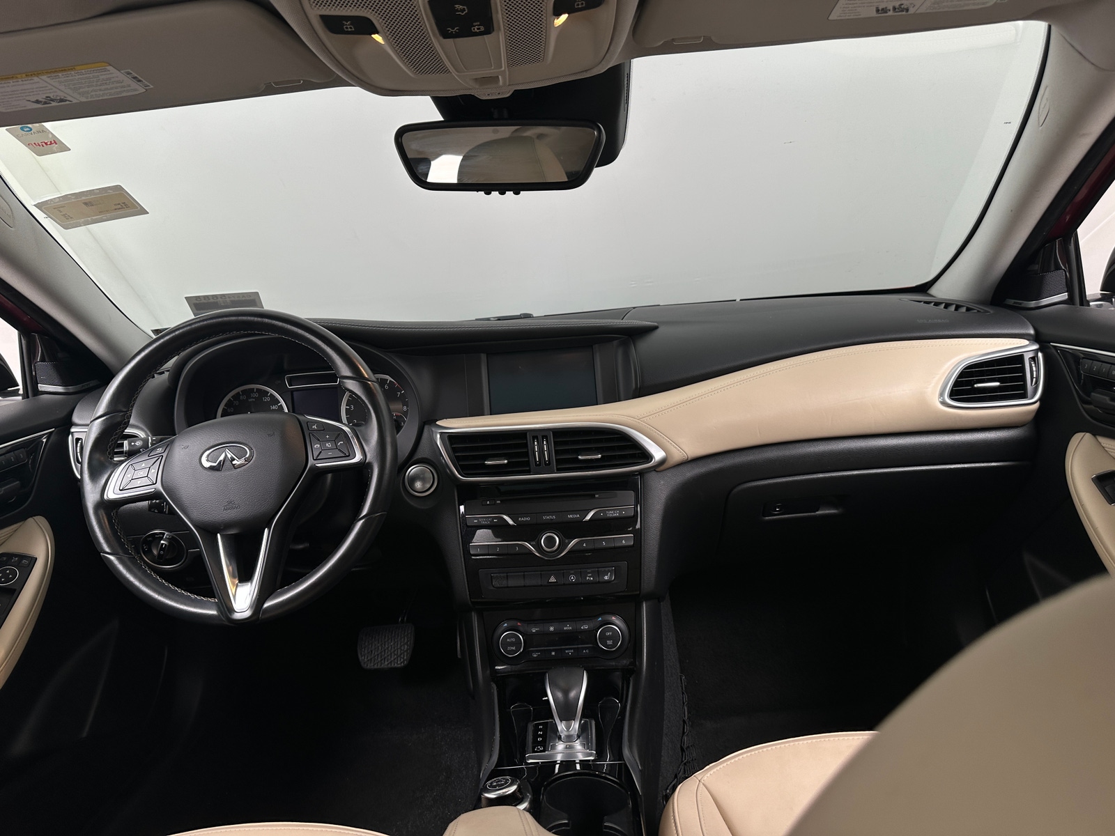 Thumbnail: 2018 INFINITI QX30 - 2
