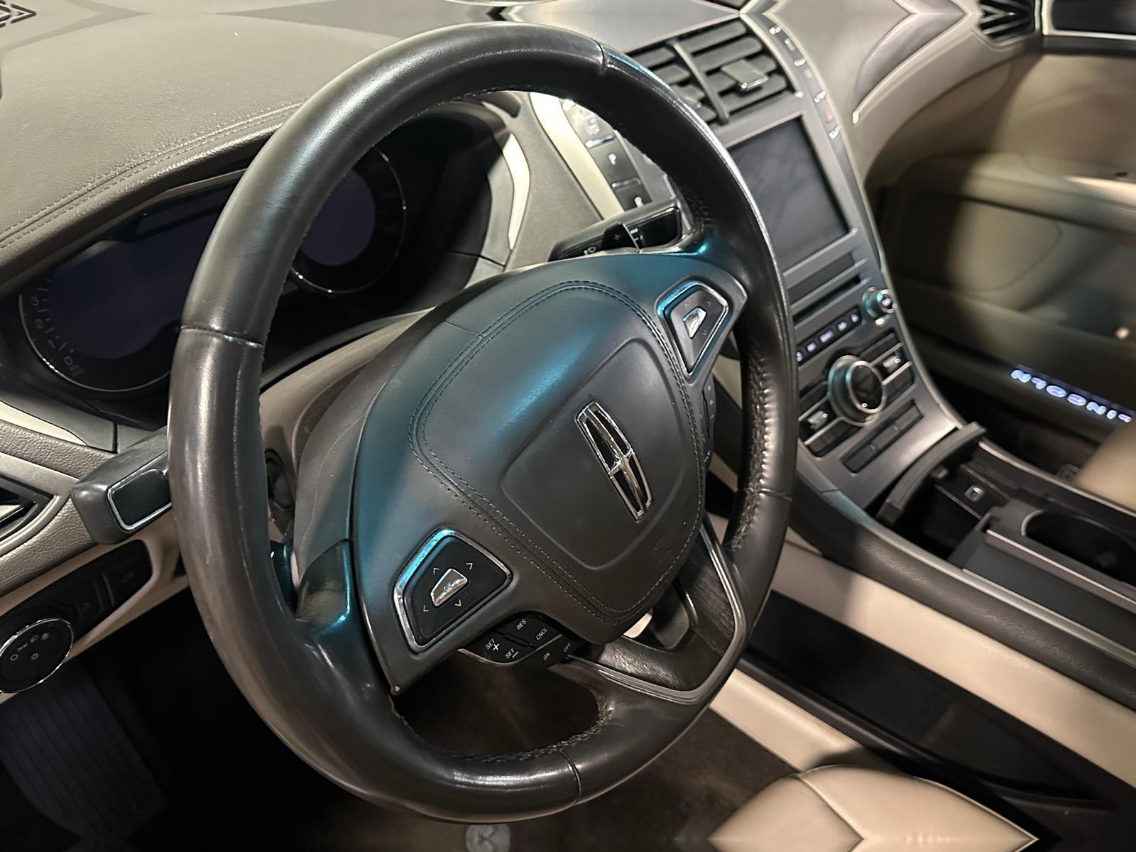 Thumbnail: 2018 Lincoln MKZ - 4