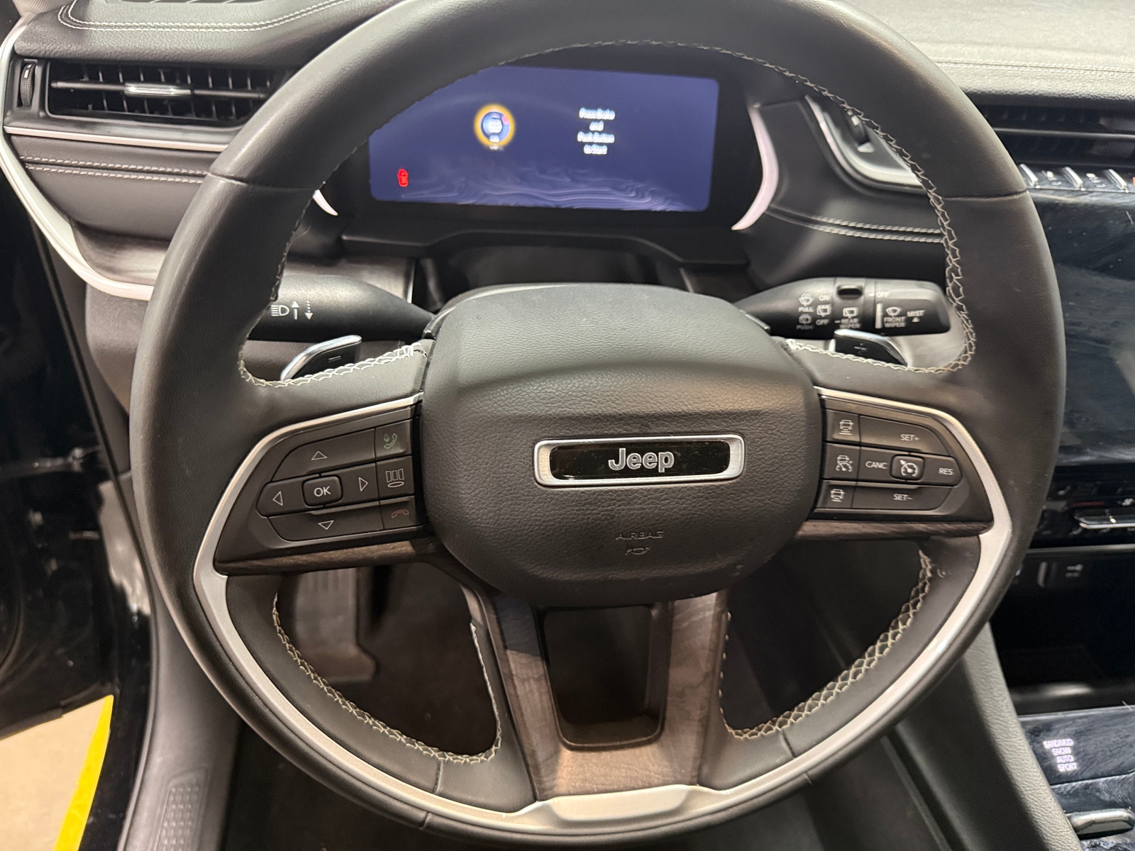 Thumbnail: 2023 Jeep Grand Cherokee - 4