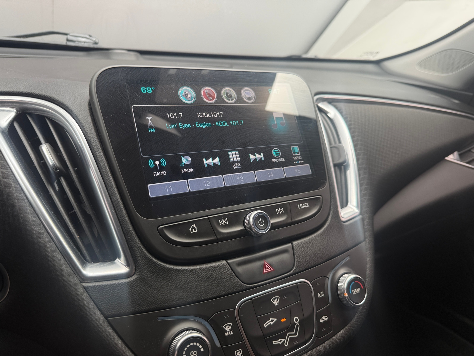 Thumbnail: 2016 Chevrolet Malibu - 4