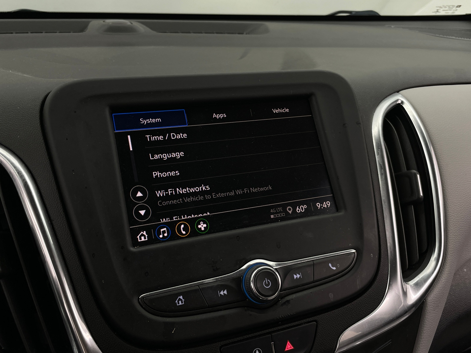 Thumbnail: 2022 Chevrolet Equinox - 4
