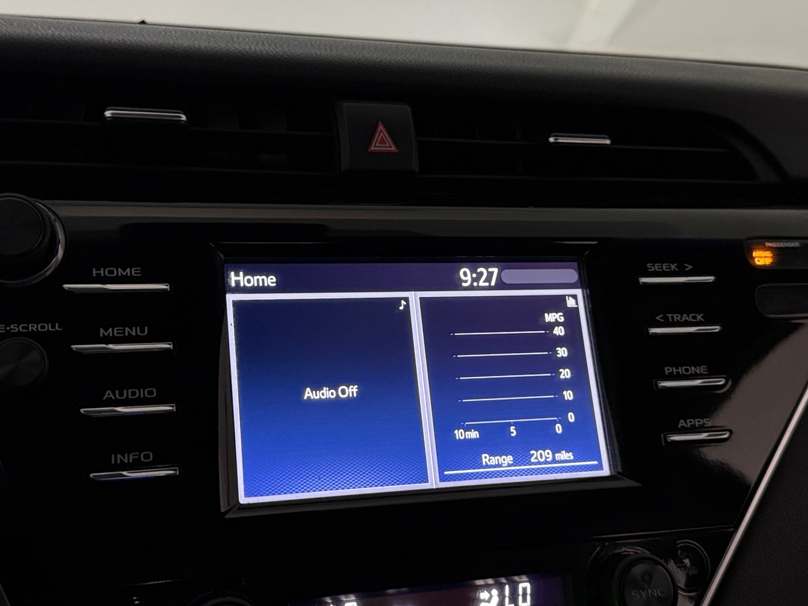 Thumbnail: 2018 Toyota Camry - 4