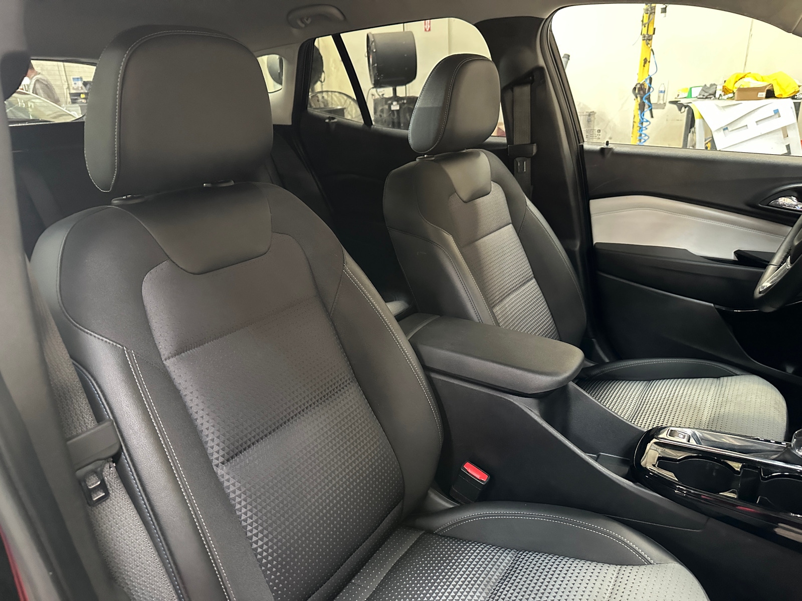 Thumbnail: 2025 Chevrolet Trax - 2