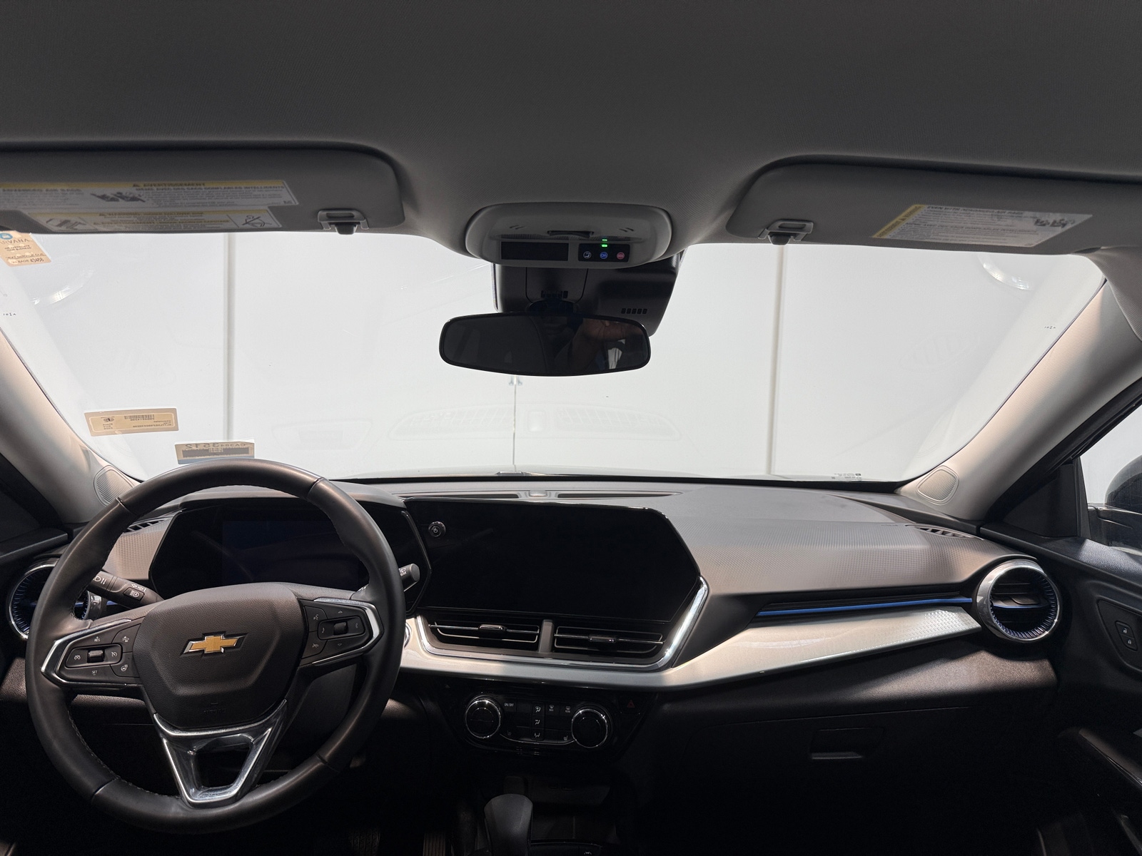 Thumbnail: 2025 Chevrolet Trax - 3