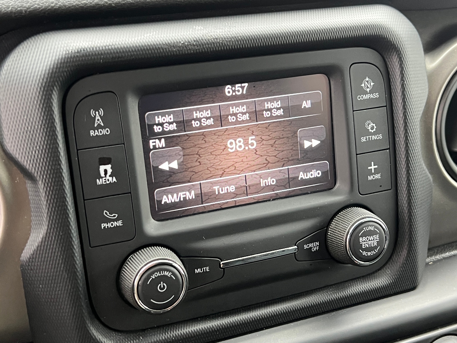 Thumbnail: 2020 Jeep Gladiator - 4