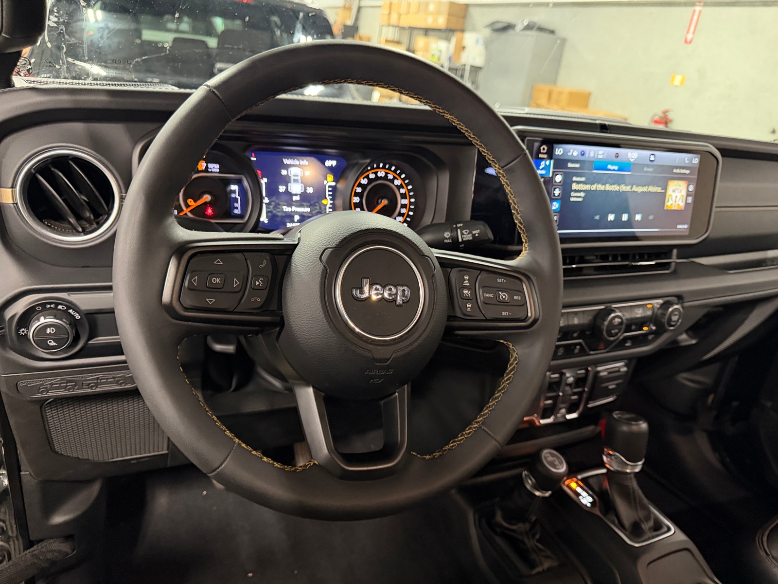 Thumbnail: 2024 Jeep Gladiator - 4