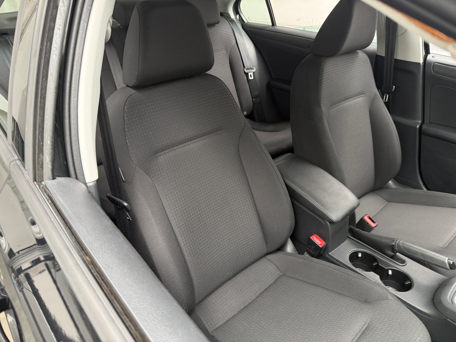 Thumbnail: 2015 Volkswagen Jetta - 2