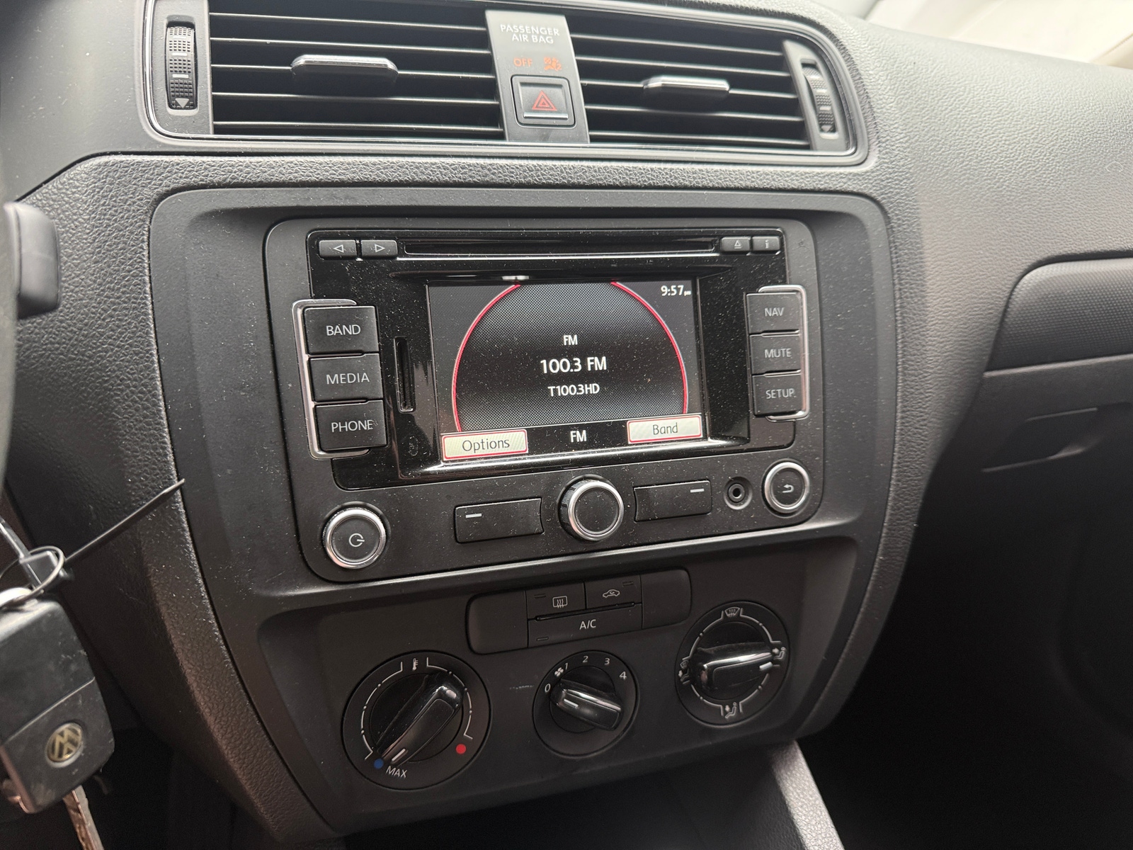 Thumbnail: 2015 Volkswagen Jetta - 4
