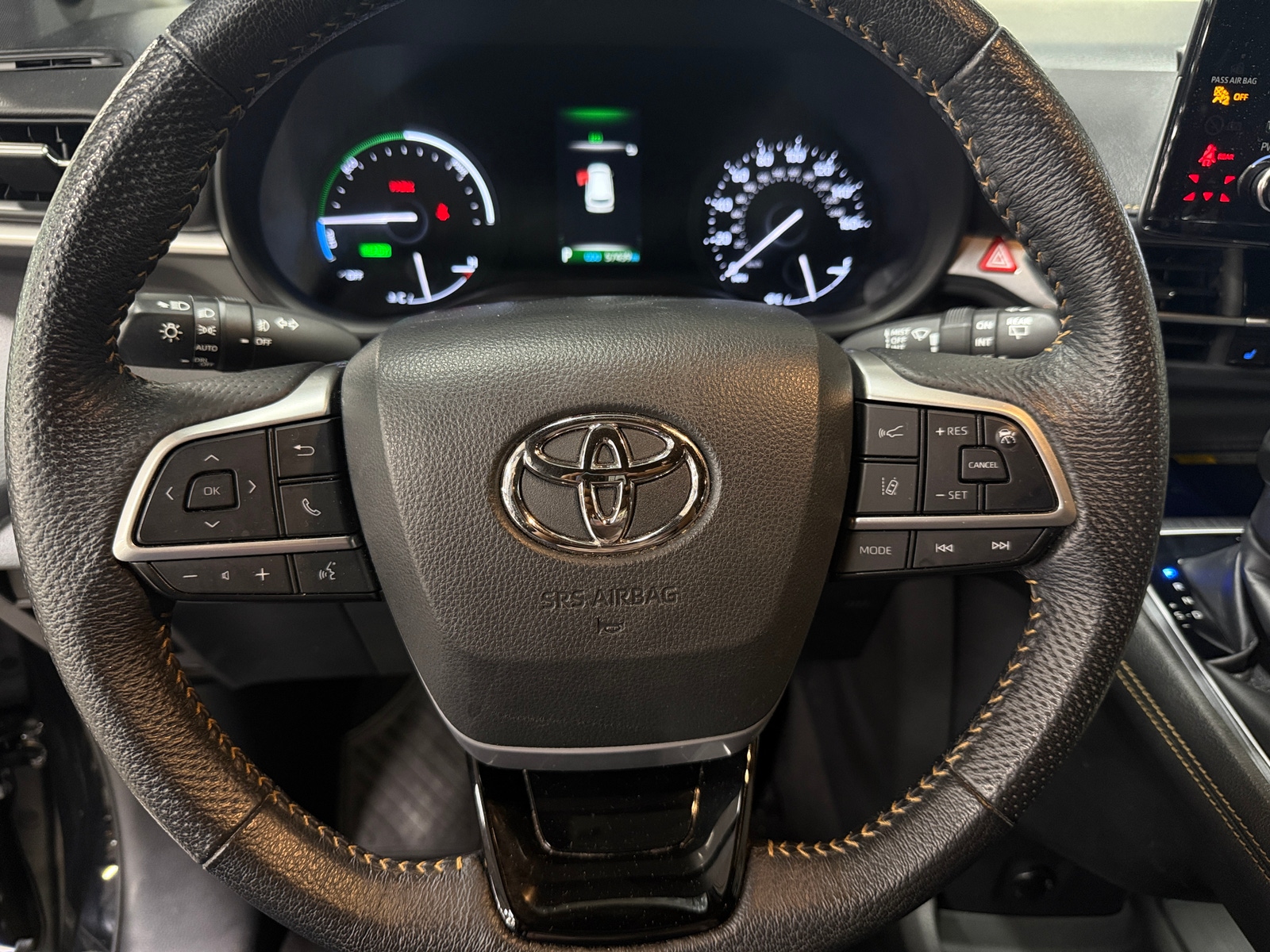Thumbnail: 2022 Toyota Sienna - 4