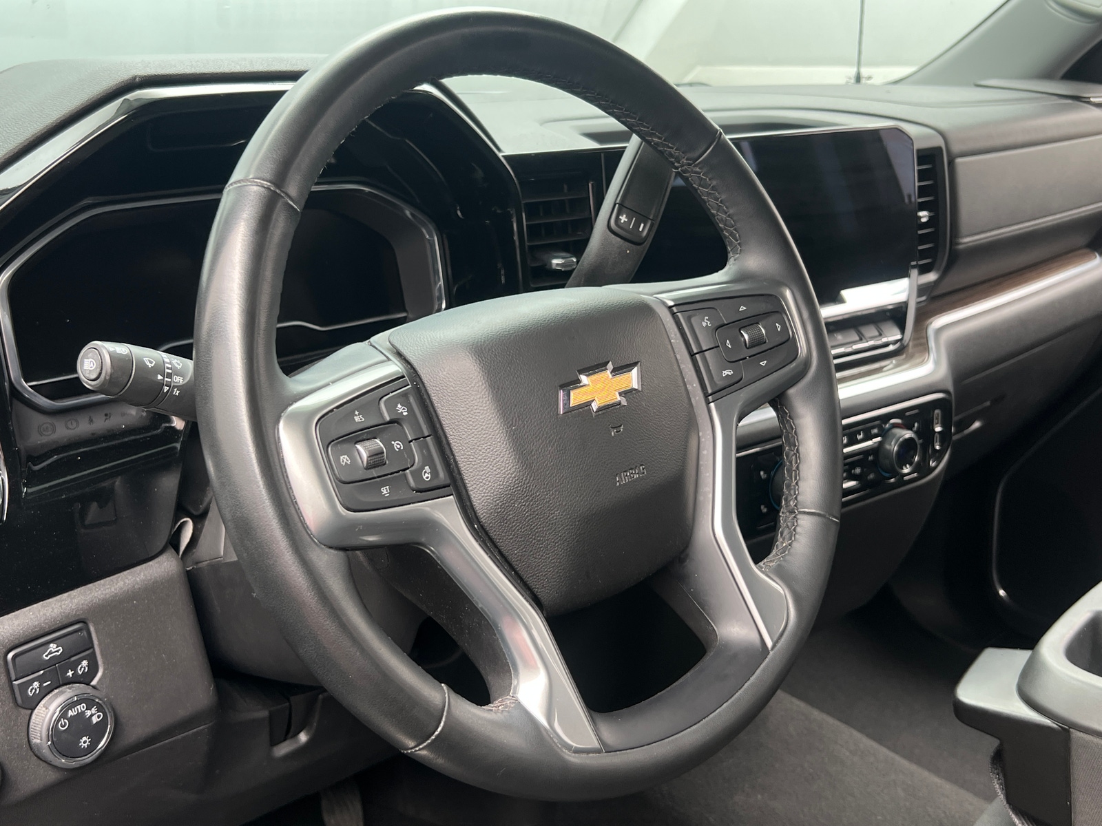 Thumbnail: 2023 Chevrolet Silverado 1500 - 5