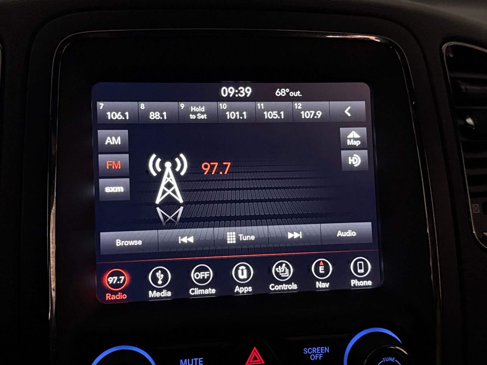 Thumbnail: 2019 Dodge Durango - 4