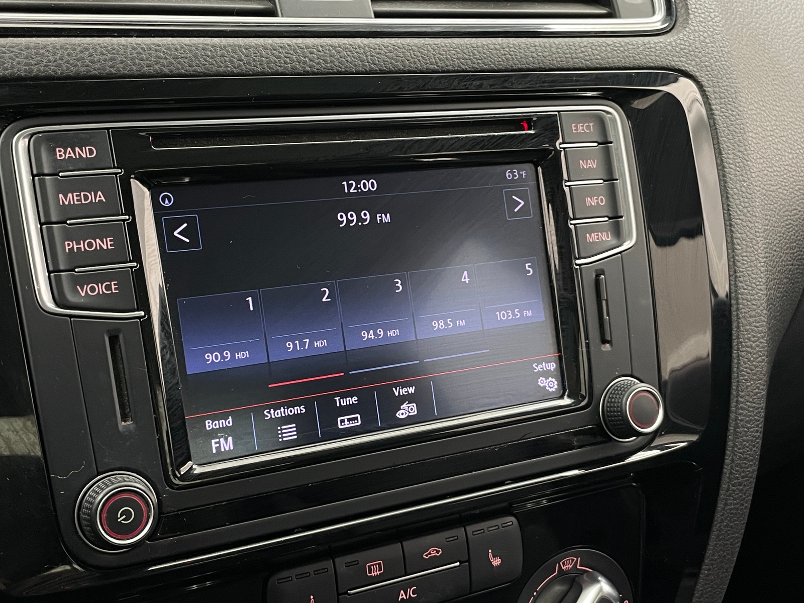 Thumbnail: 2016 Volkswagen Jetta - 3