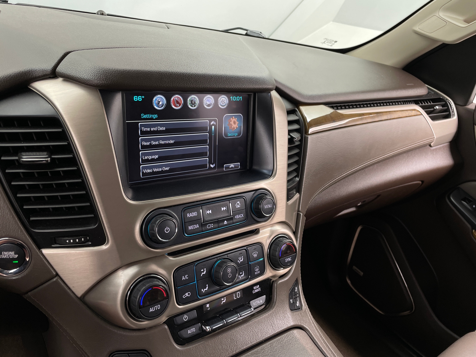 Thumbnail: 2017 GMC Yukon - 3
