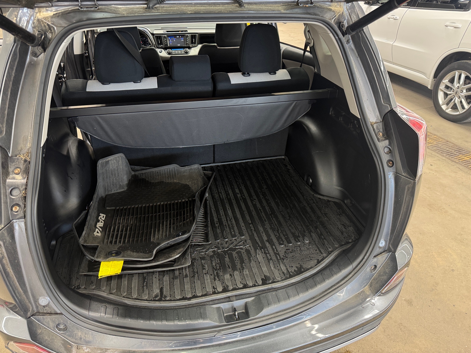 Thumbnail: 2018 Toyota RAV4 - 7